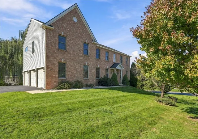 Photo 1 of Single family home for sale at 266 Richard Dr, Allentown, PA 18104 | MLS# 786936 | Listing updated on 2026-10-30