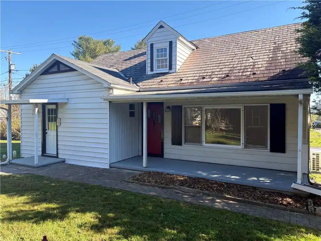 Single family home for sale at 3051 Keystone St, Bethlehem, PA 18020 | MLS# 786829