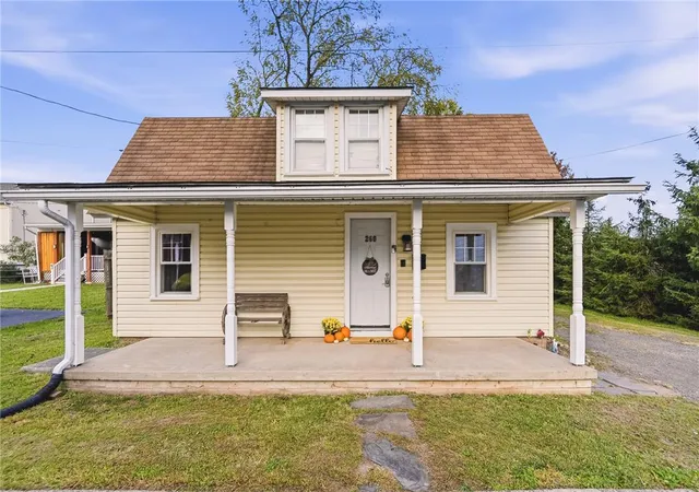 Photo 1 of Single family home for sale at 260 Hamilton St N, Telford, PA 18969 | MLS# 787199 | Listing updated on 2026-10-30