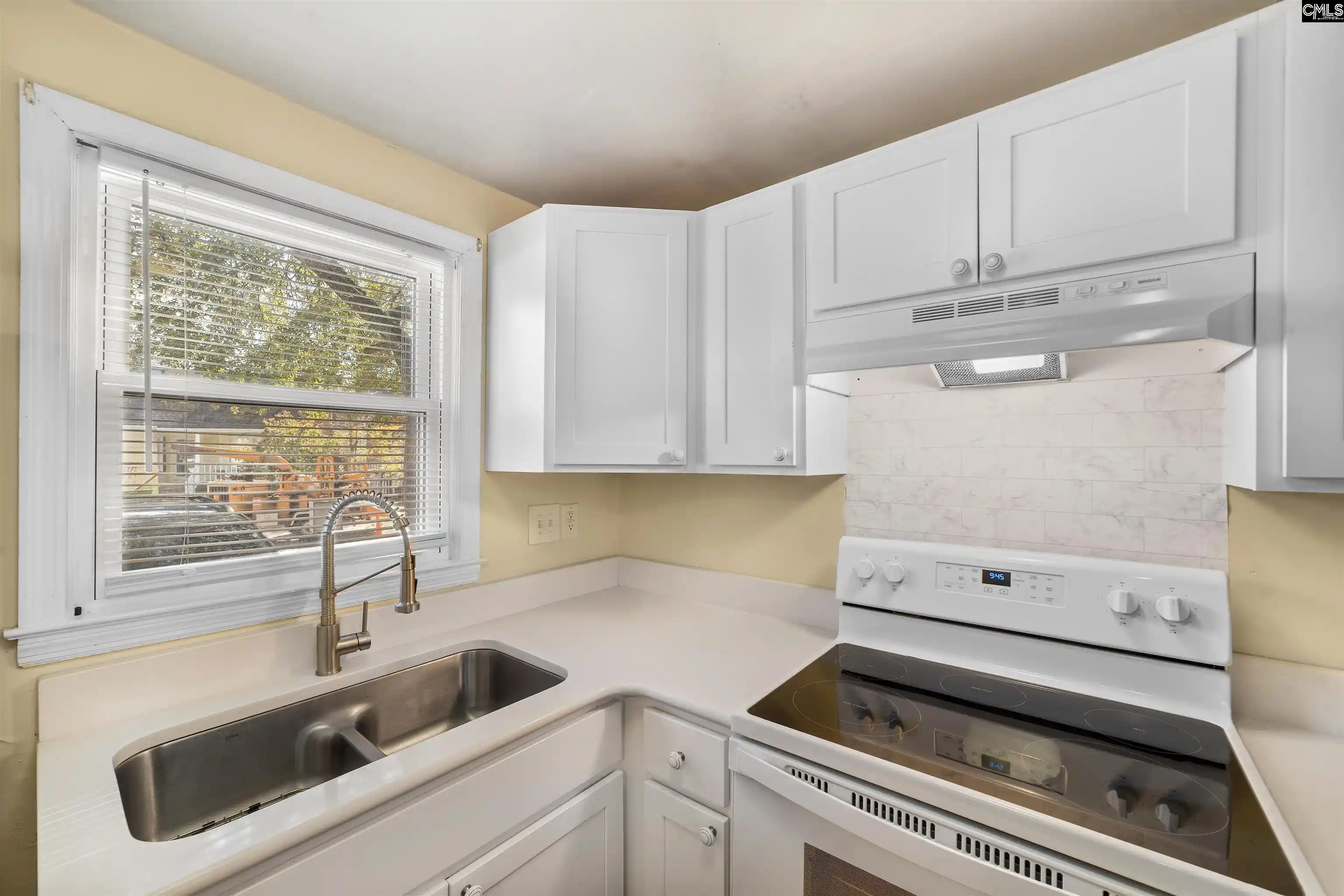 Photo 3 of Townhouse for sale at 129 Village, Columbia, SC 29209 | MLS# 601544 | Listing updated on 2026-03-03