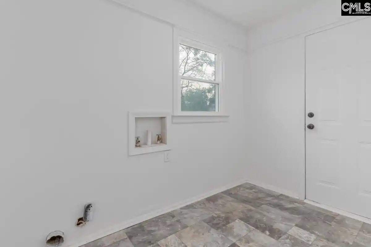 Homes for sale in Columbia, SC | 124 W Lakeside, Columbia, SC 29203 | MLS# 625773