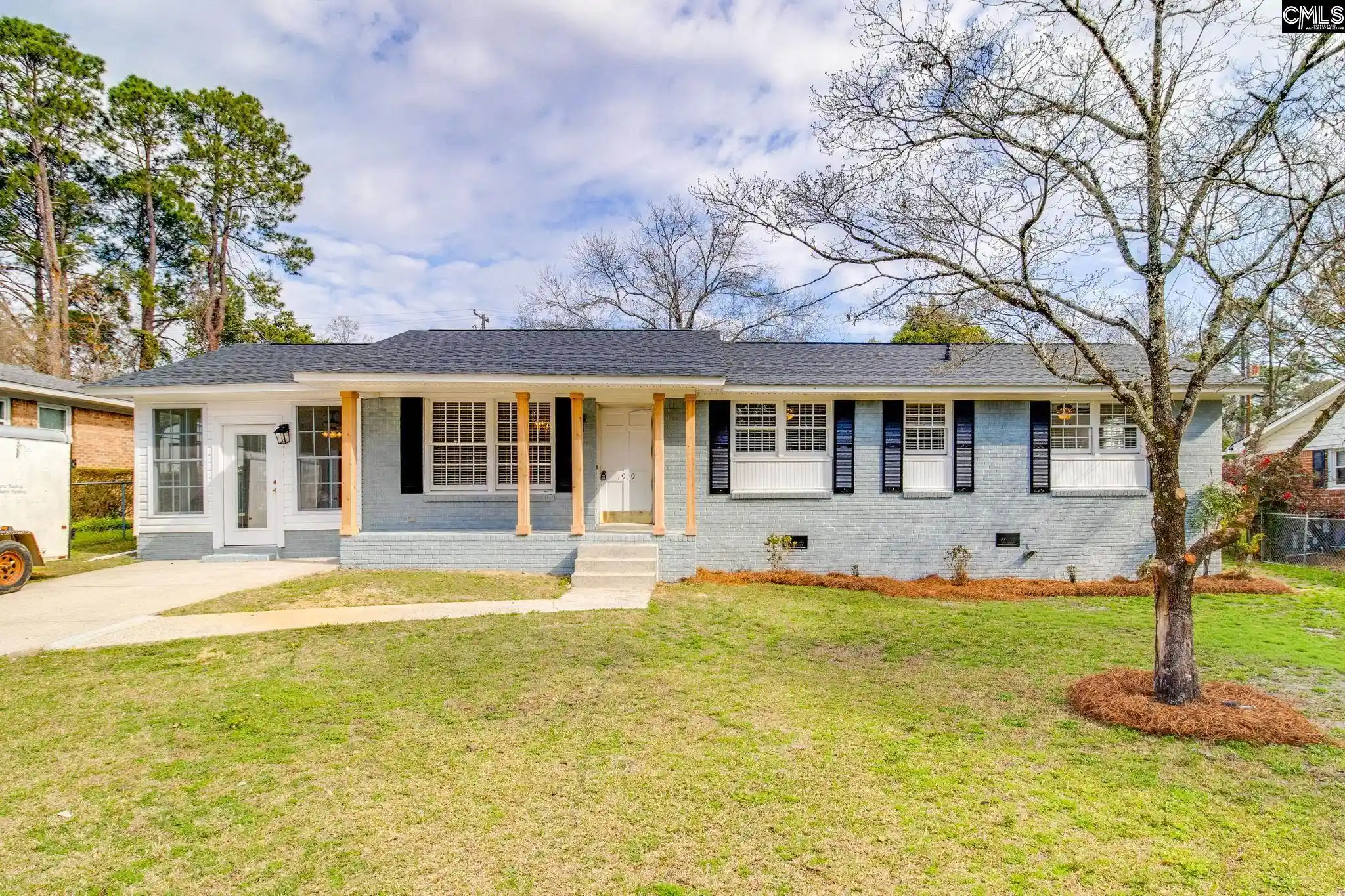Homes for sale in Cayce, SC | 1919 Windsor, Cayce, SC 29033 | MLS# 628678