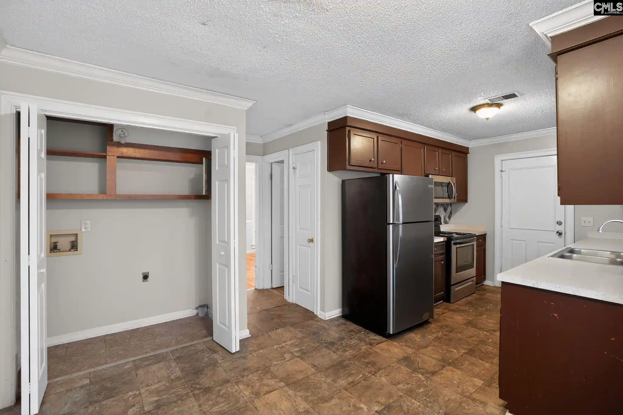 Photo 3 of Single family home for sale at 122 Whitehurst, Columbia, SC 29229 | MLS# 629376 | Listing updated on 2026-08-15
