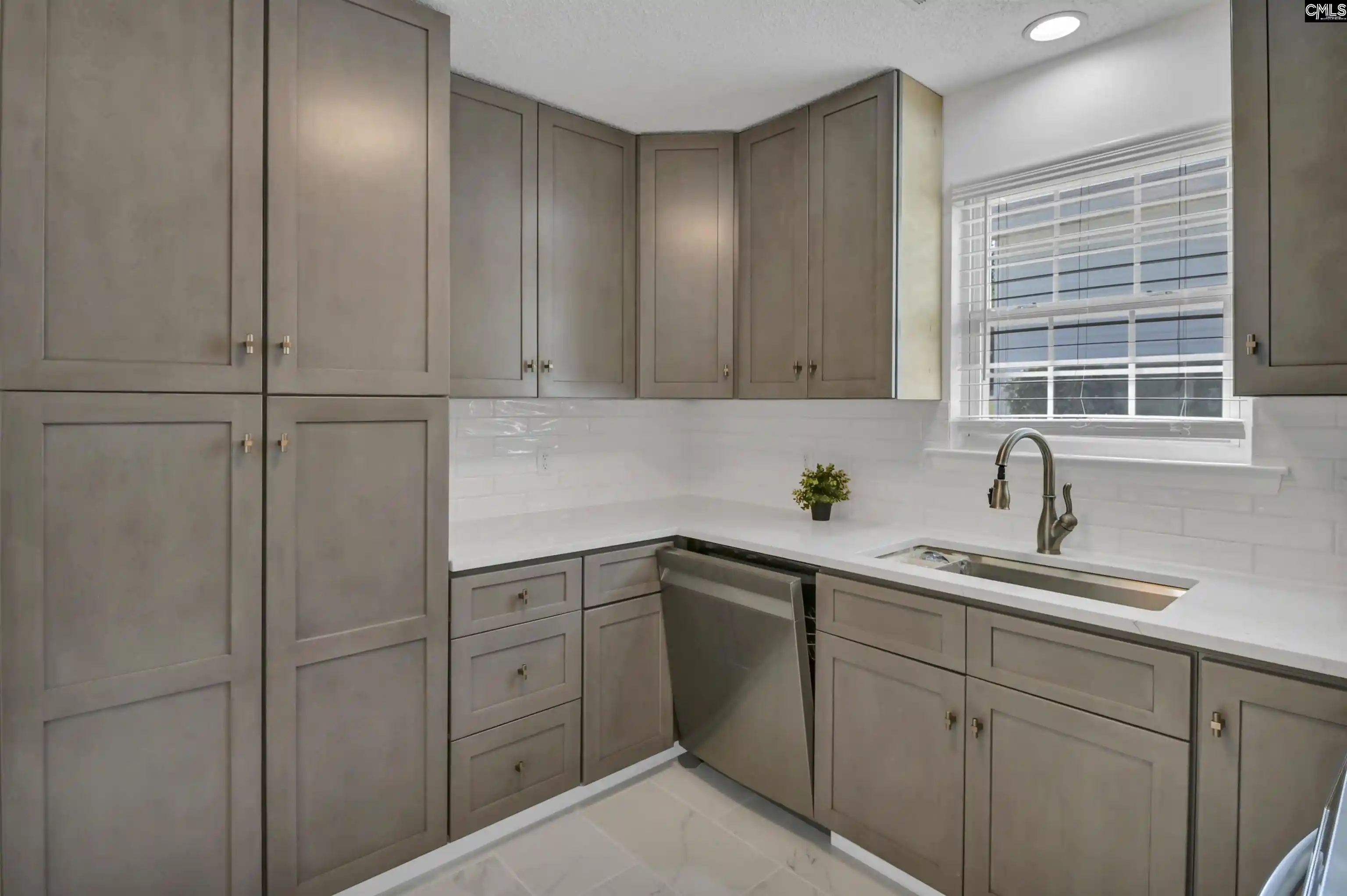 Photo 3 of Single family home for sale at 9 Twin Oaks, Columbia, SC 29209 | MLS# 631032 | Listing updated on 2026-08-03