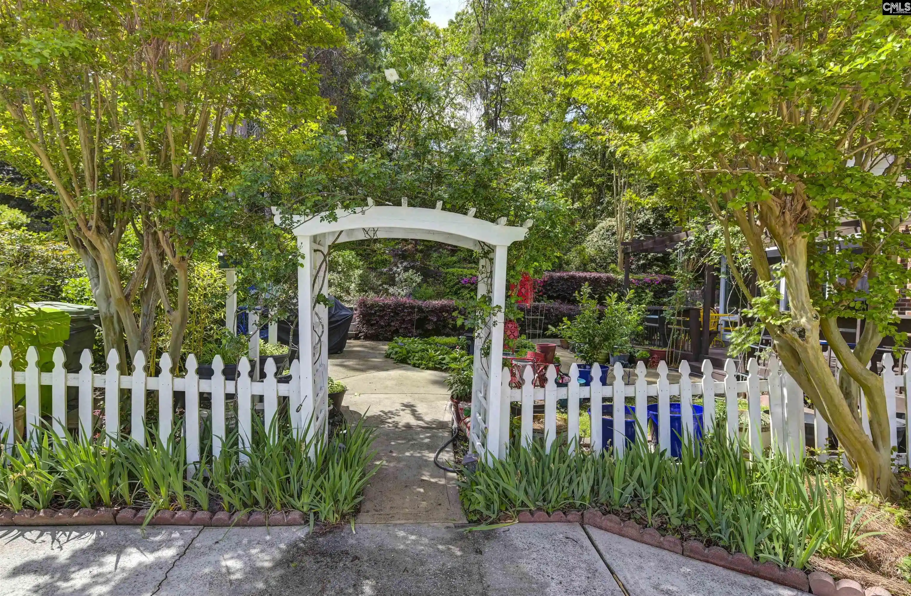 Photo 2 of Sale Pending at 108 Fallen Oak, Columbia, SC 29229 | MLS# 631317 | Listing updated on 2026-09-13