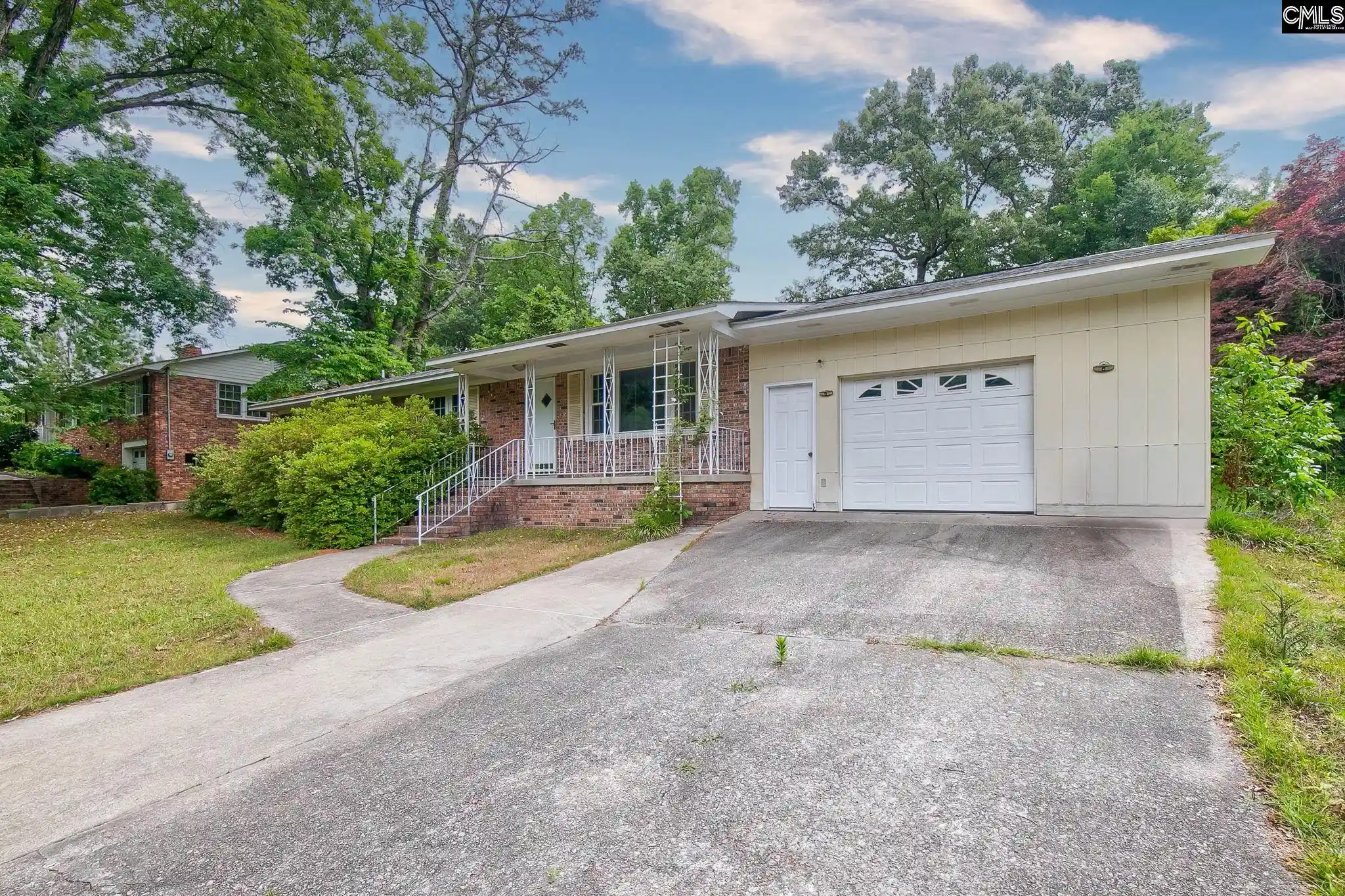 Homes for sale in West Columbia, SC | 1134 Woodland, West Columbia, SC 29169 | MLS# 633469