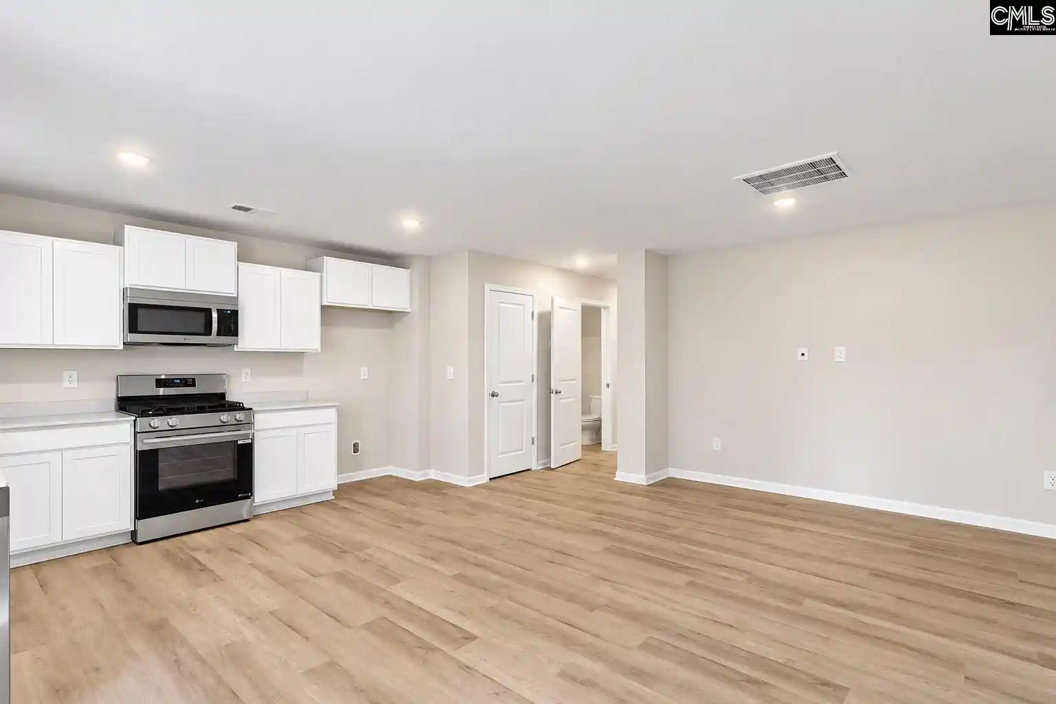 Photo 2 of Townhouse for sale at 6035 Silver Mustang, Columbia, SC 29209 | MLS# 634509 | Listing updated on 2026-09-19