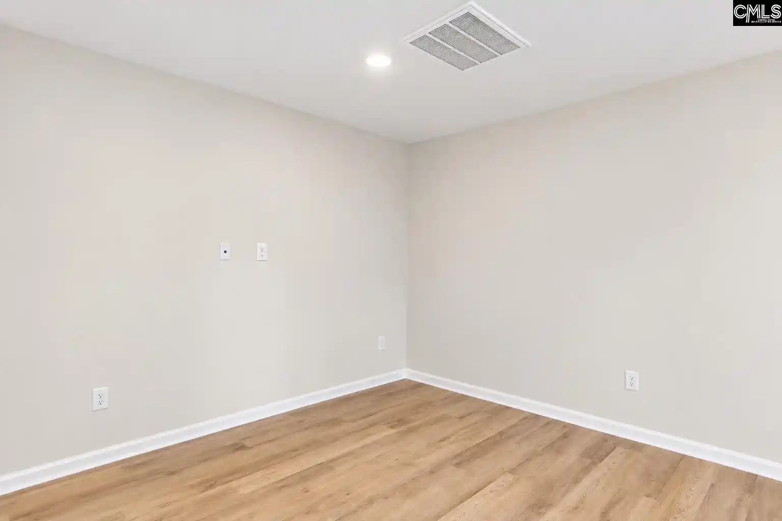 Photo 3 of Townhouse for sale at 6035 Silver Mustang, Columbia, SC 29209 | MLS# 634509 | Listing updated on 2026-09-19
