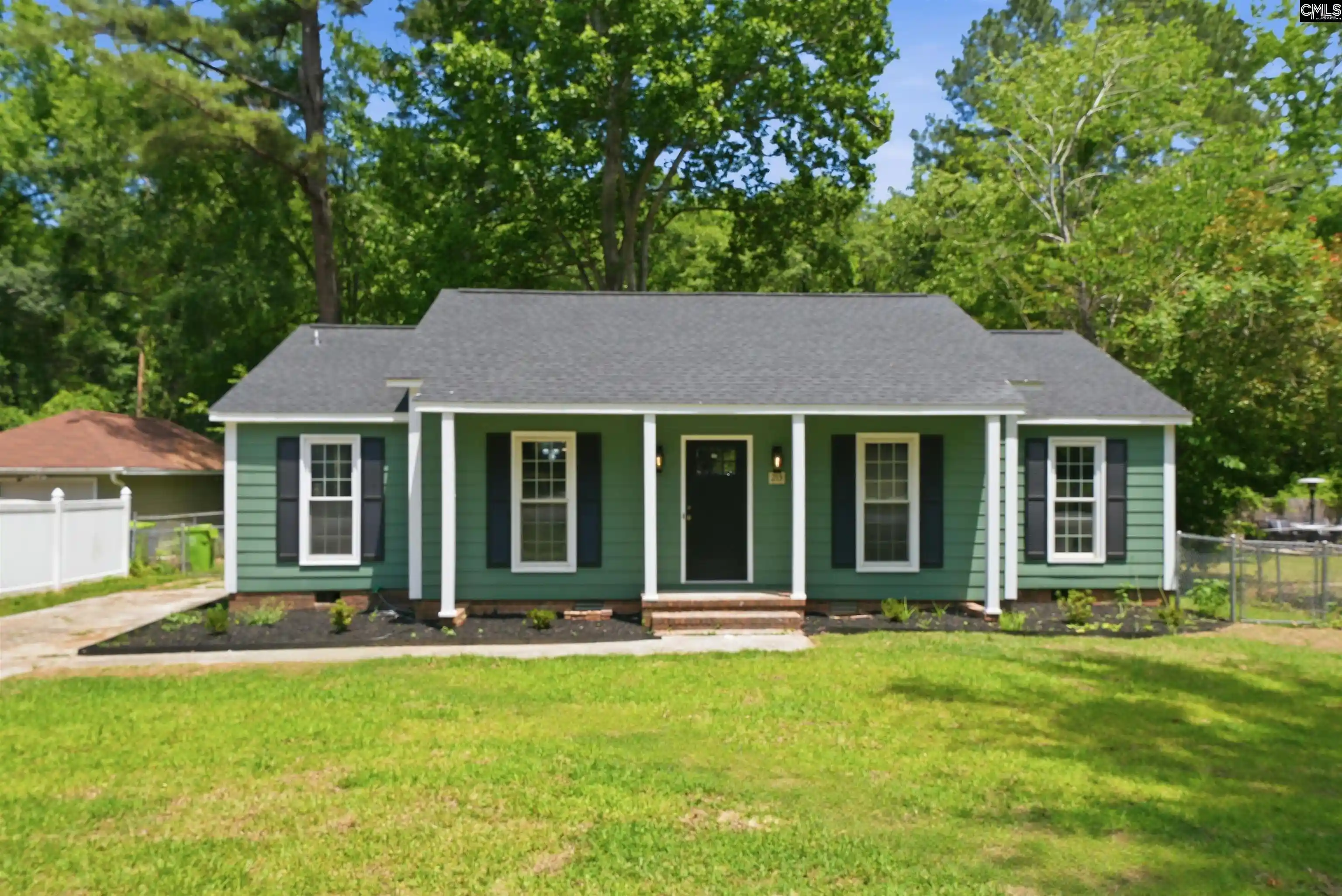 Photo 1 of Single family home for sale at 213 Southhampton, Irmo, SC 29063 | MLS# 634725 | Listing updated on 2026-09-02