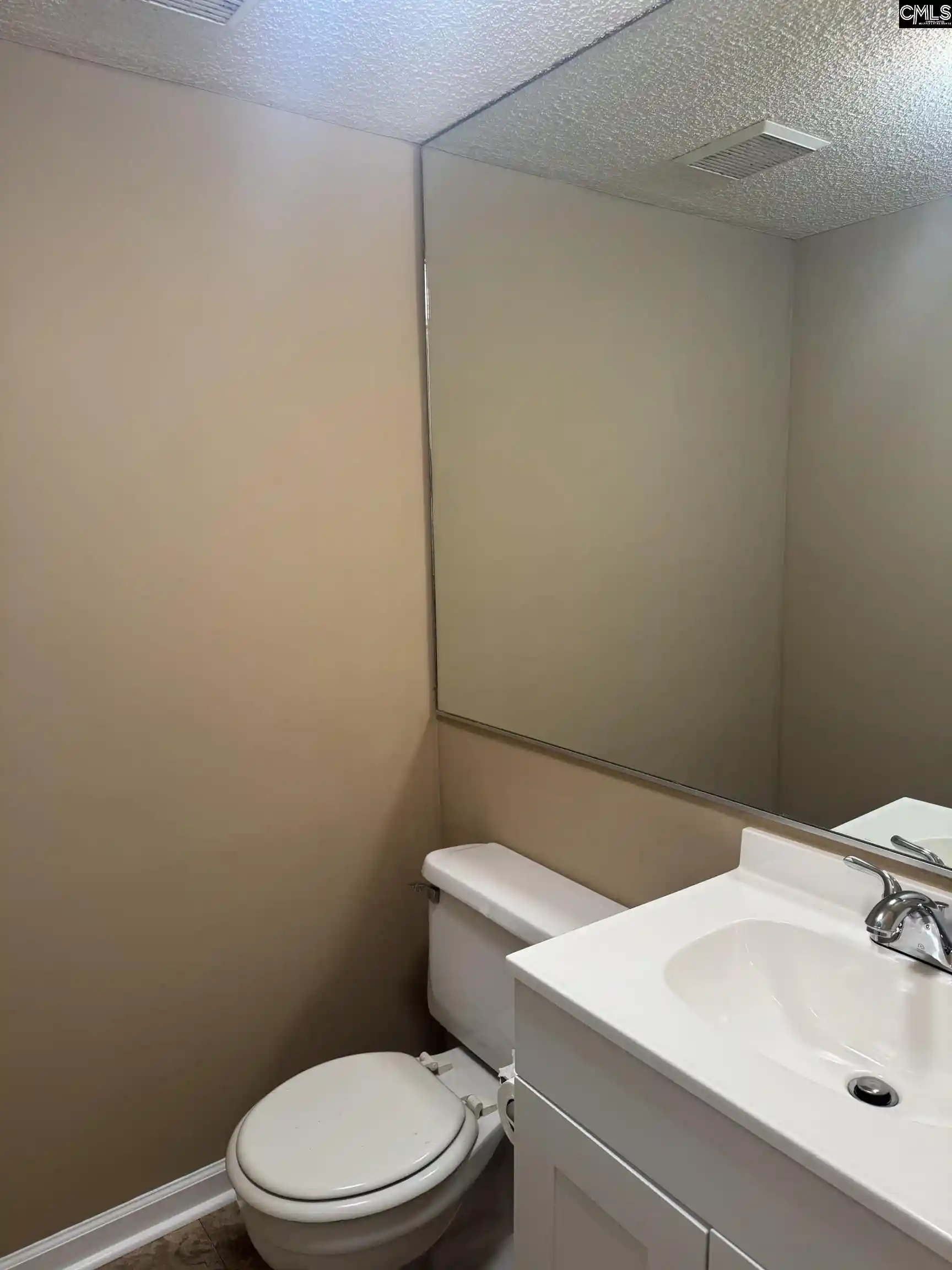 Photo 3 of Sale Pending at 1155 Cloister Pl, Columbia, SC 29210 | MLS# 635120 | Listing updated on 2026-07-24