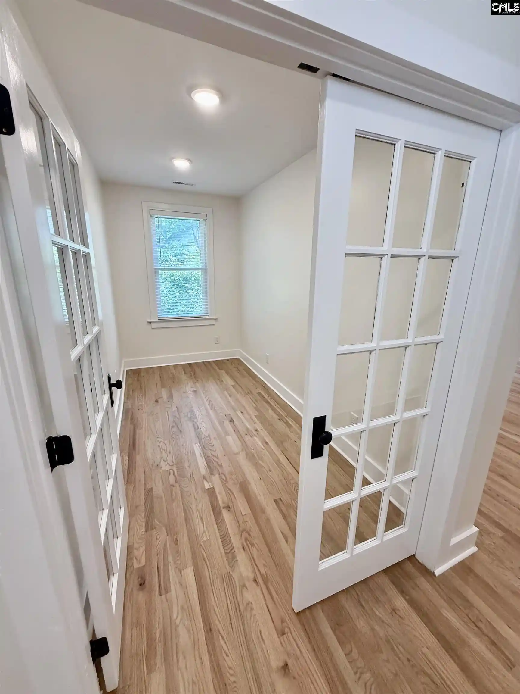 Photo 3 of Single family home for sale at 818 Poinsettia, Columbia, SC 29205 | MLS# 635964 | Listing updated on 2026-09-02