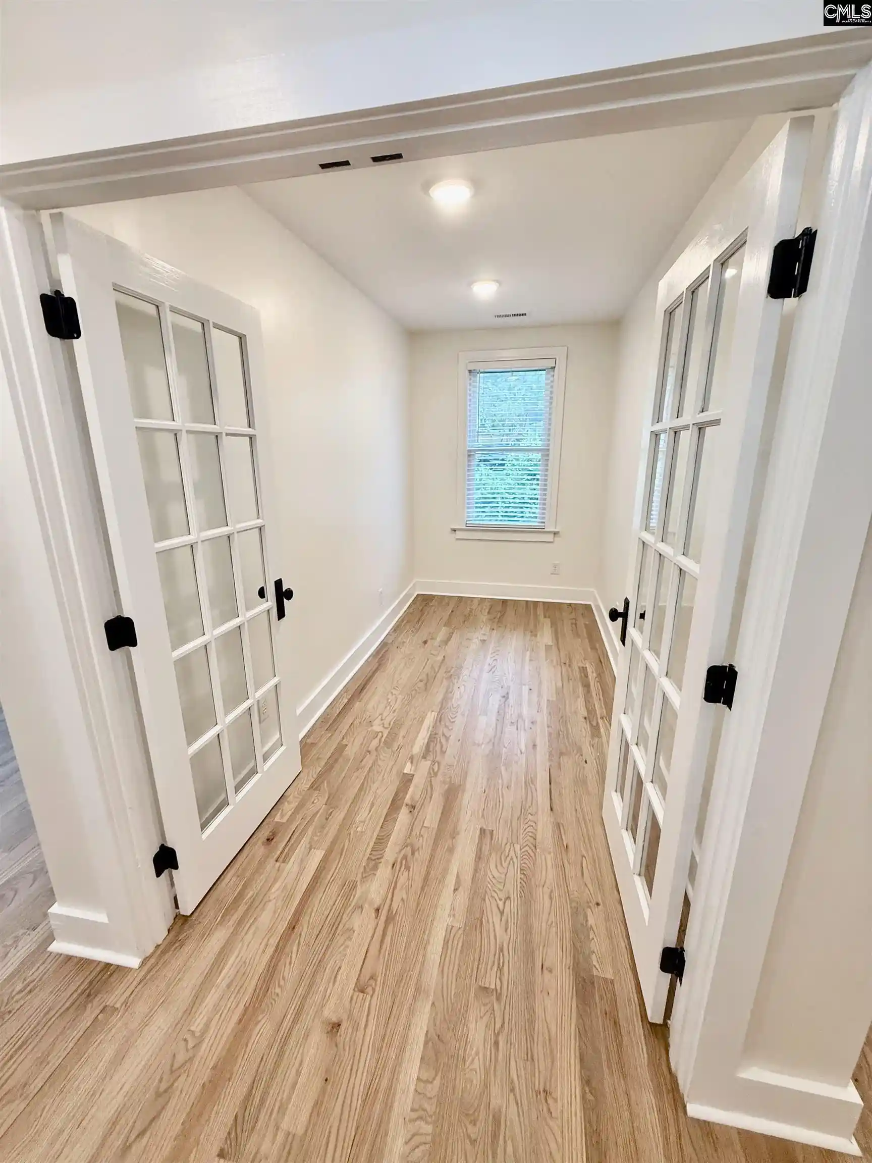 Photo 4 of Single family home for sale at 818 Poinsettia, Columbia, SC 29205 | MLS# 635964 | Listing updated on 2026-09-02