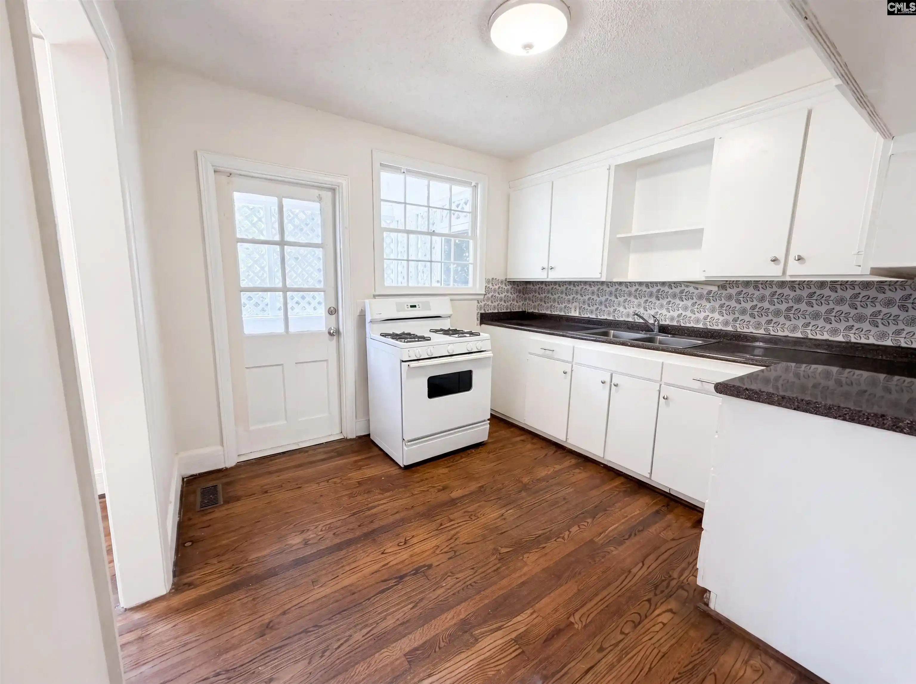Photo 4 of Single family home for sale at 1901 Glenwood, Columbia, SC 29204 | MLS# 636004 | Listing updated on 2026-09-17