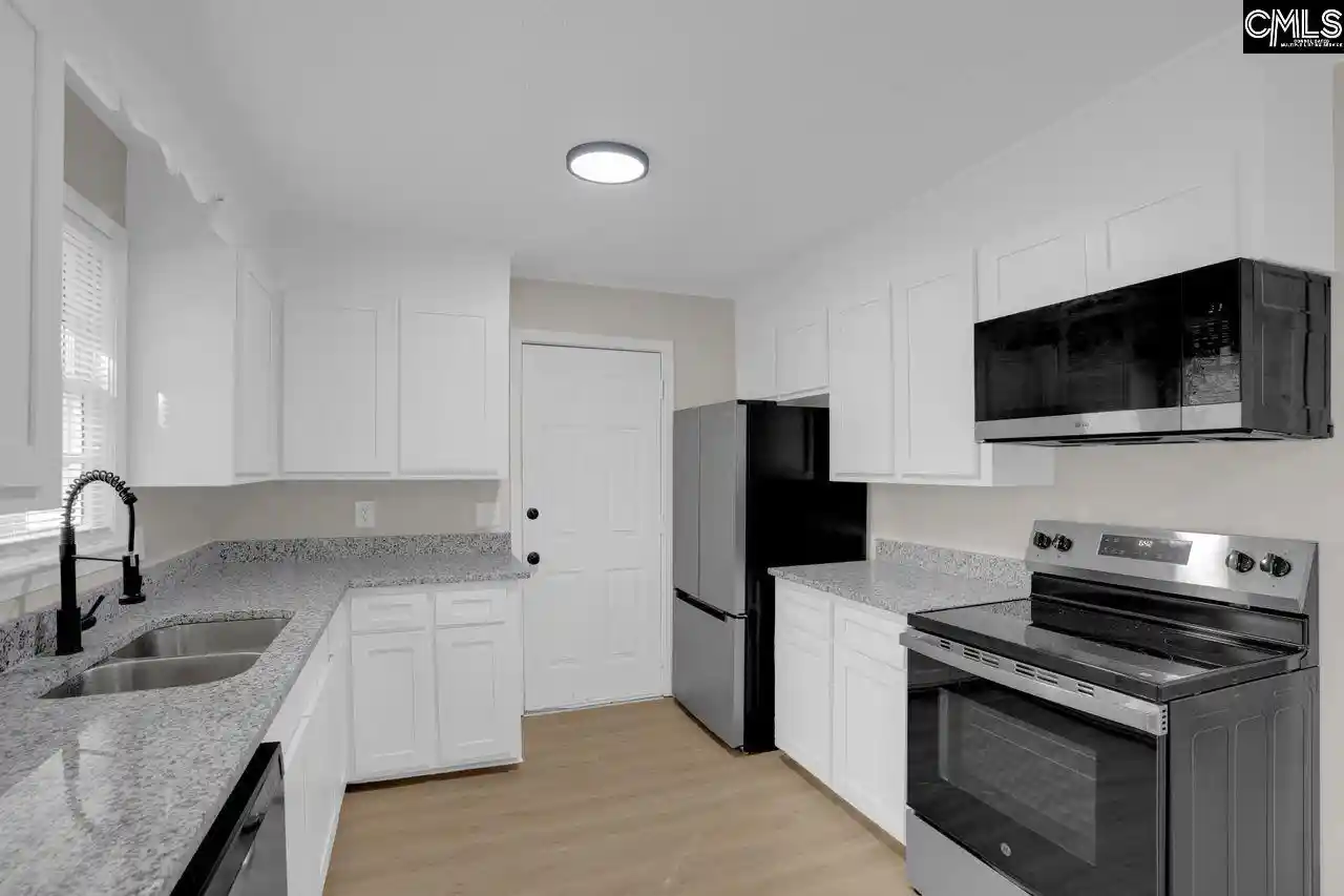 Photo 3 of Single family home for sale at 304 Stanford, Columbia, SC 29203 | MLS# 636111 | Listing updated on 2026-09-18