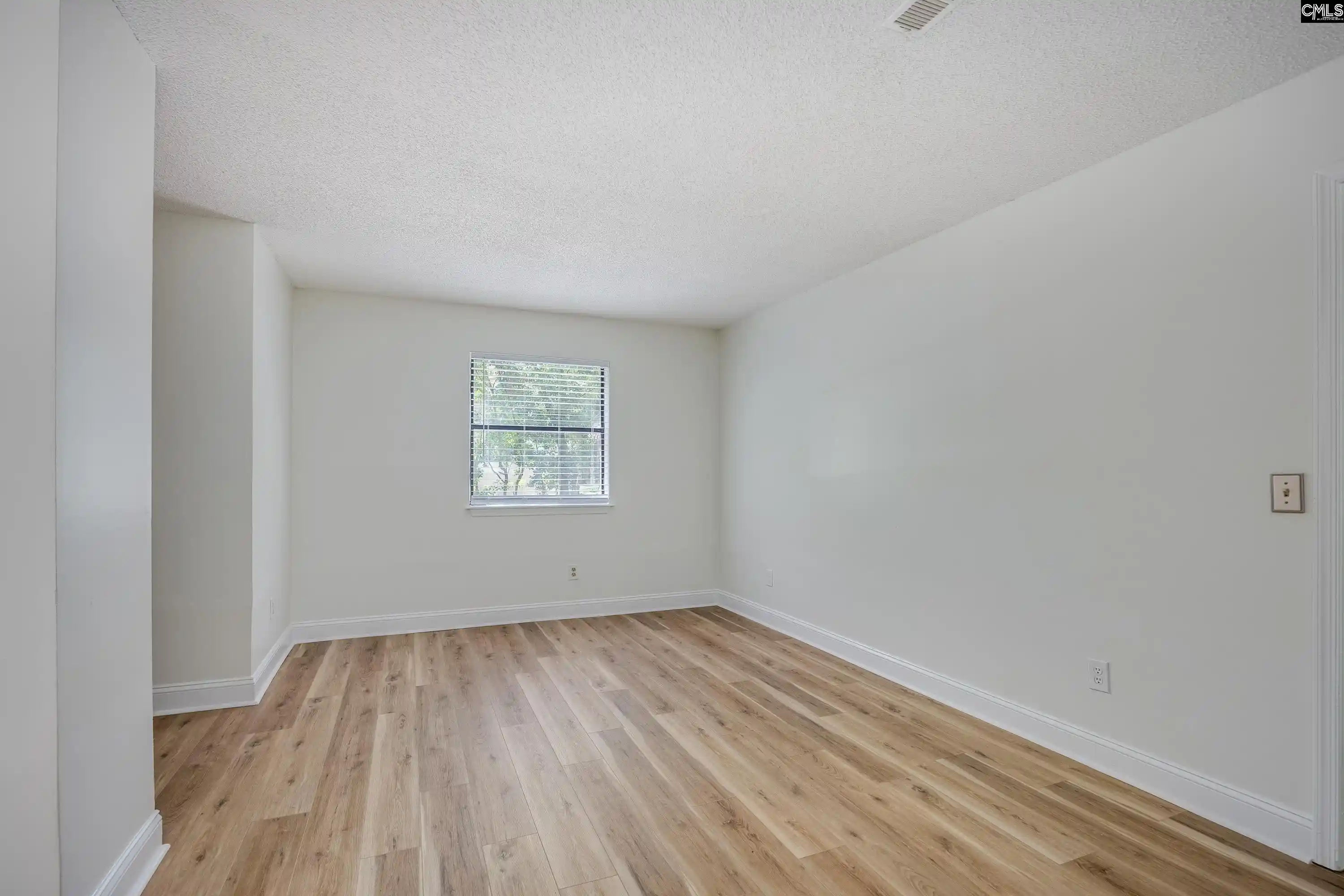 Listing Photo 5 - Condo for sale in building located at 3921 Overbrook, Columbia, SC 29205 - Unit #B