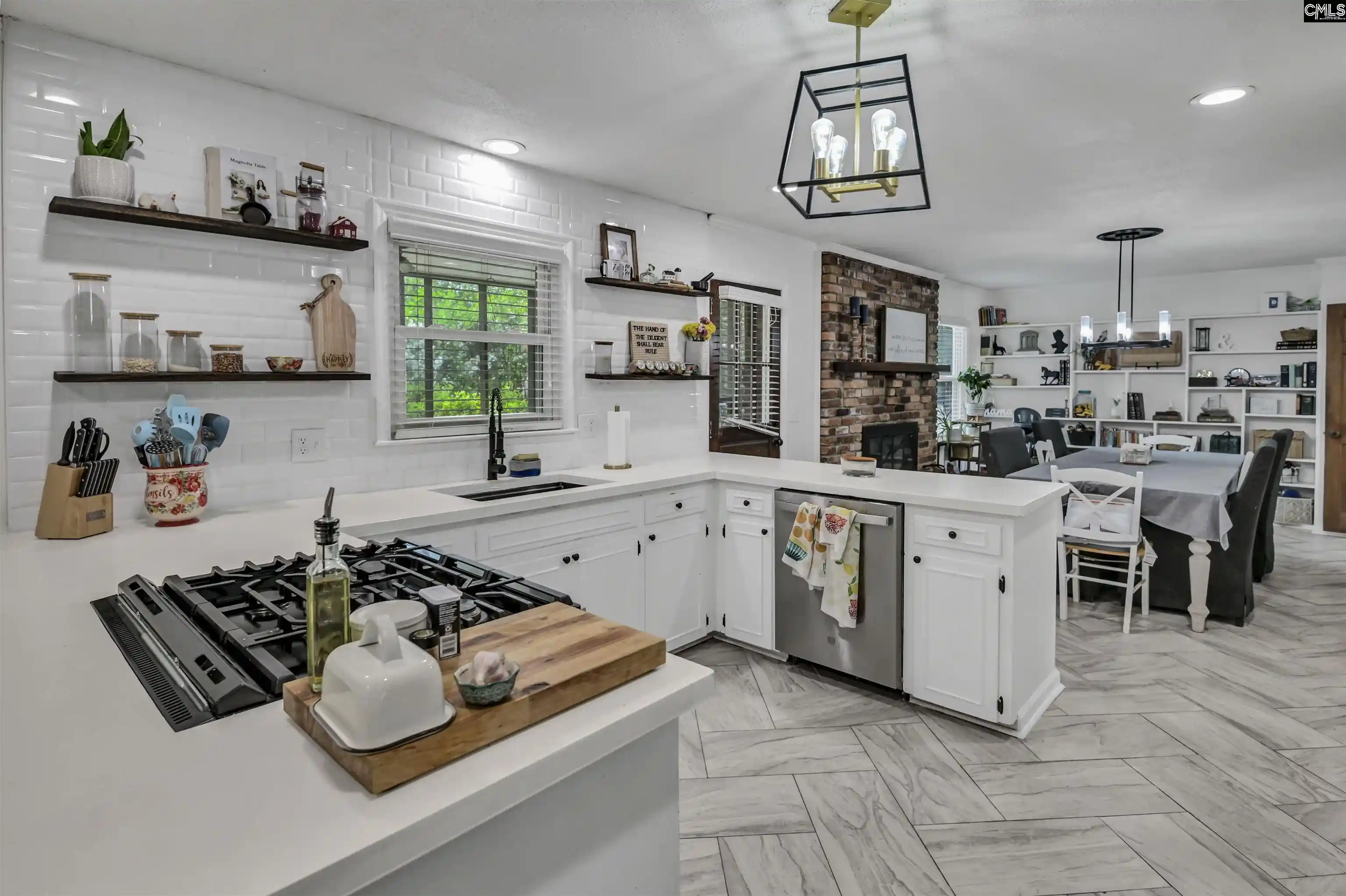Photo 2 of Single family home for sale at 818 Kingsbridge, Columbia, SC 29210 | MLS# 637355 | Listing updated on 2026-08-10