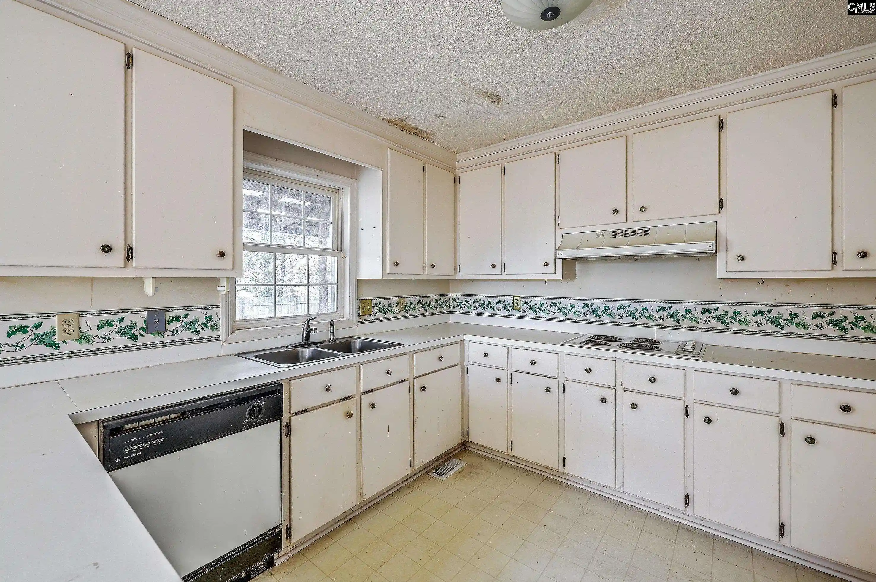 Photo 4 of Single family home for sale at 131 S Cove, West Columbia, SC 29170 | MLS# 637768 | Listing updated on 2026-07-29