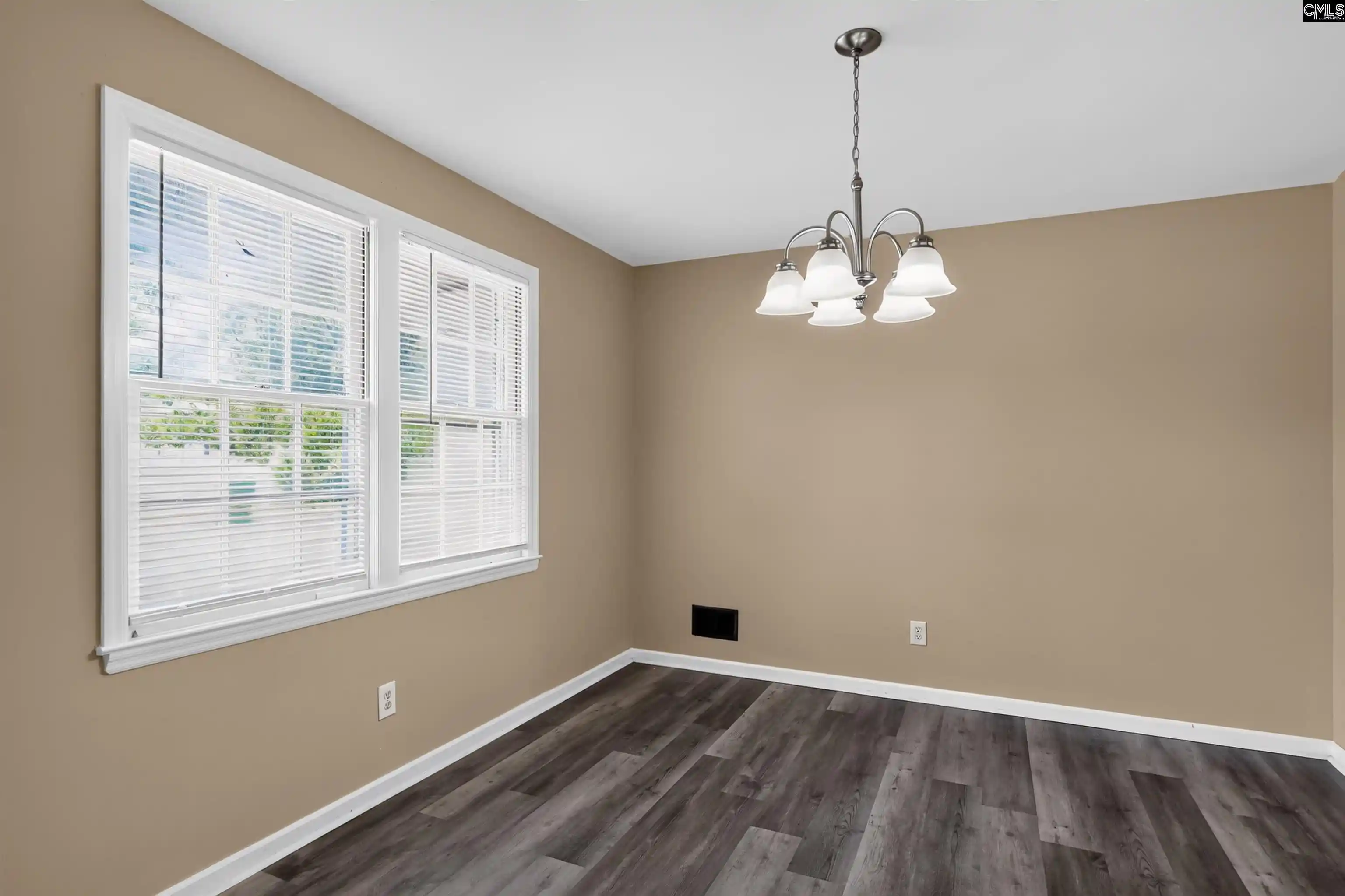 Photo 3 of Single family home for sale at 7821 Folly, Columbia, SC 29209 | MLS# 637812 | Listing updated on 2026-10-20
