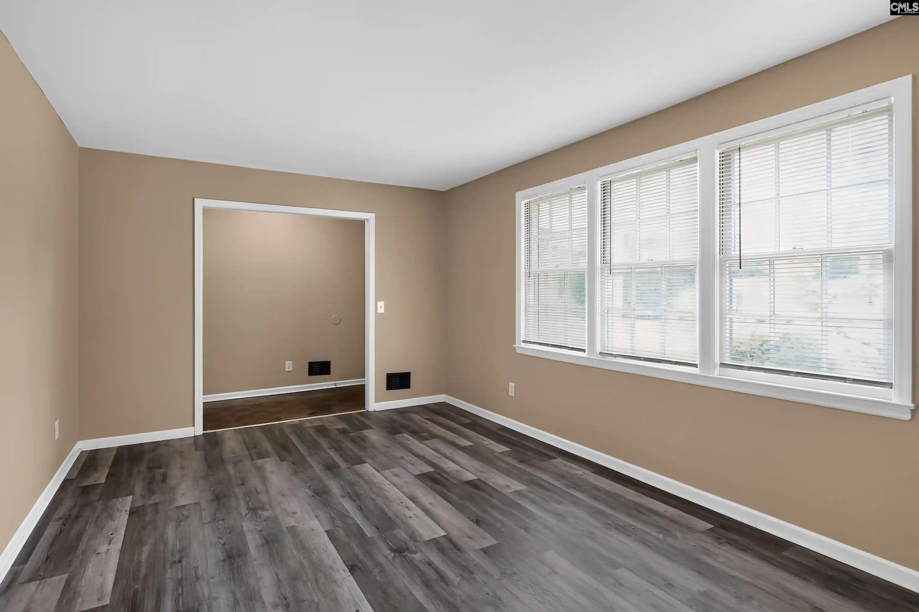 Photo 4 of Single family home for sale at 7821 Folly, Columbia, SC 29209 | MLS# 637812 | Listing updated on 2026-10-20