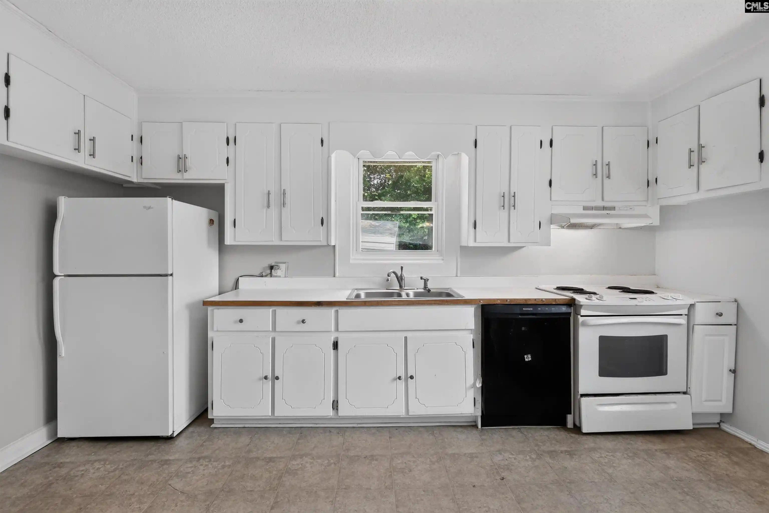 Photo 3 of Sale Pending at 744 Rosedale Arch, Columbia, SC 29203 | MLS# 637836 | Listing updated on 2026-08-28