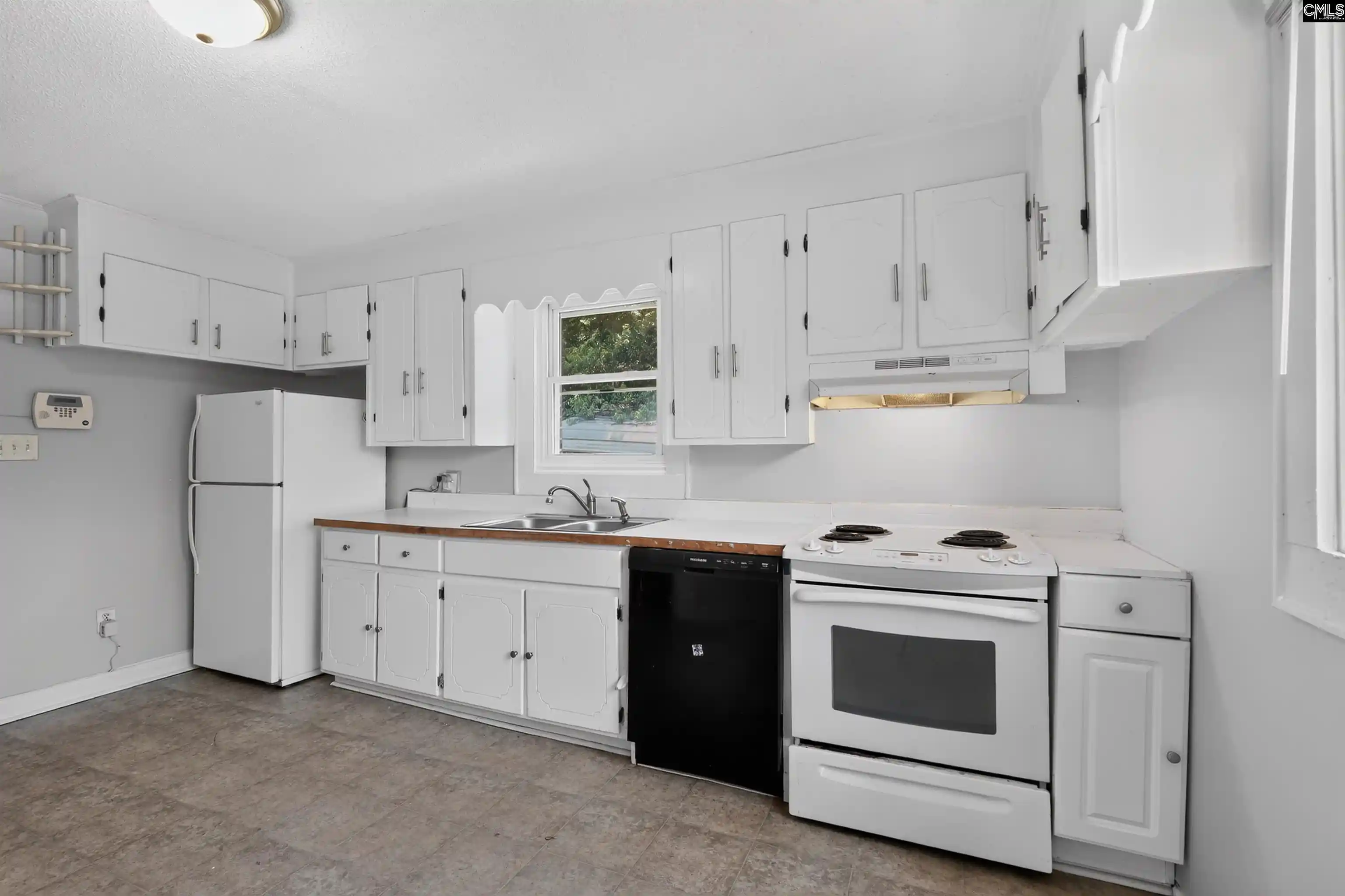 Photo 4 of Sale Pending at 744 Rosedale Arch, Columbia, SC 29203 | MLS# 637836 | Listing updated on 2026-08-28