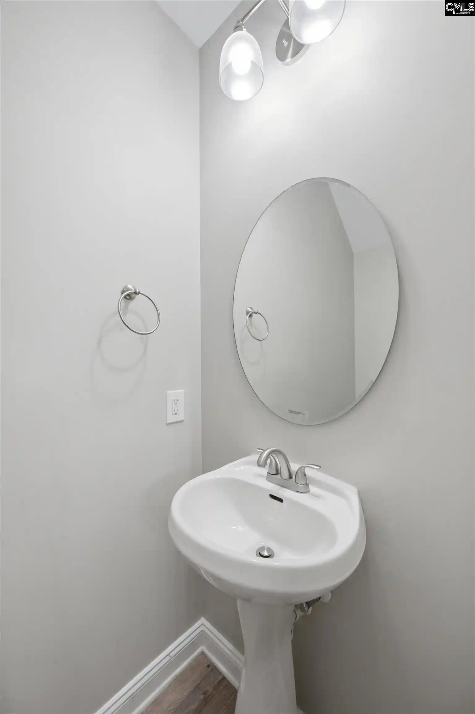 Photo 2 of Townhouse for sale at 827 Forest Park, Columbia, SC 29209 | MLS# 638256 | Listing updated on 2026-09-04