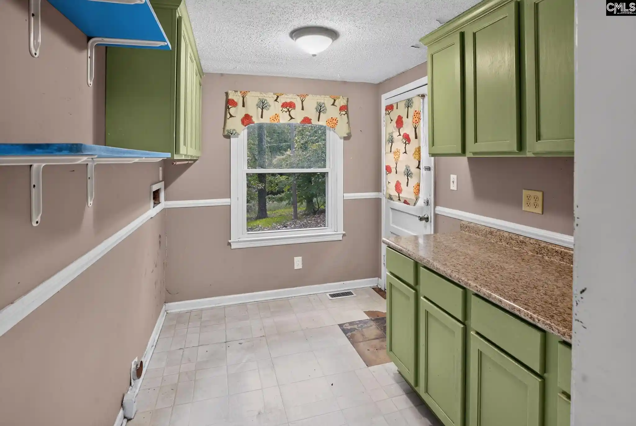 Photo 3 of Single family home for sale at 1008 Ontario, West Columbia, SC 29169 | MLS# 638402 | Listing updated on 2026-08-31