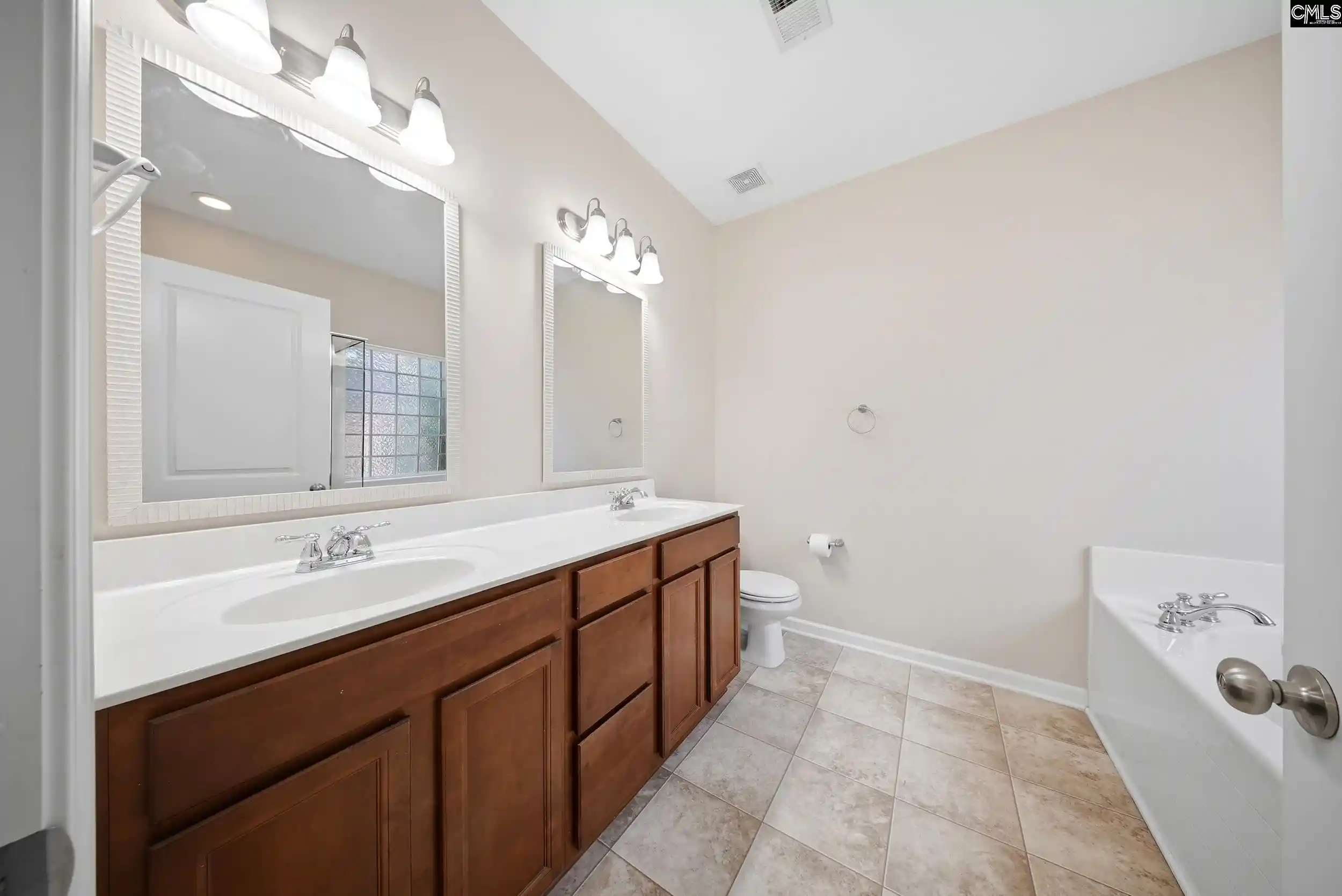 Photo 4 of Sale Pending at 426 Drooping Leaf, Lexington, SC 29072 | MLS# 638448 | Listing updated on 2026-09-01