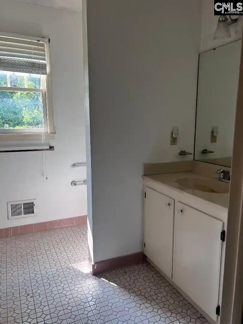 Photo 3 of Sale Pending at 1721 Gamewell, Columbia, SC 29206 | MLS# 638487 | Listing updated on 2026-09-10