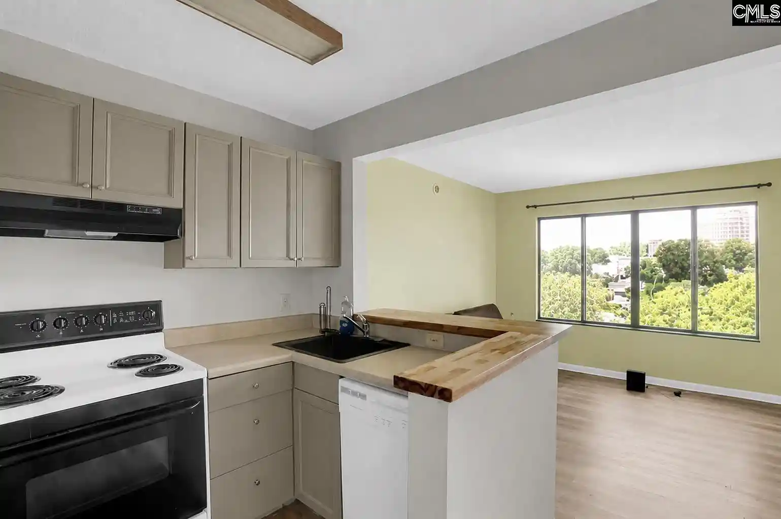 2nd image of 1160 Park #912, Columbia, SC 29201 | MLS# 638806