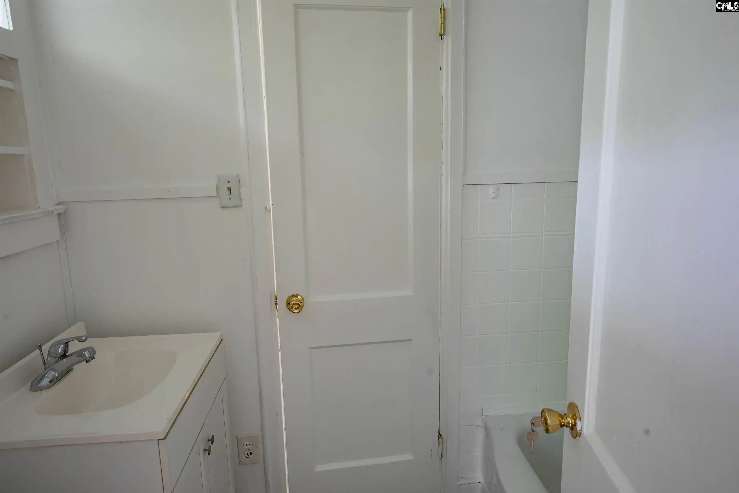 Photo 4 of Single family home for sale at 240 Pineneedle, Columbia, SC 29203 | MLS# 639074 | Listing updated on 2026-08-10