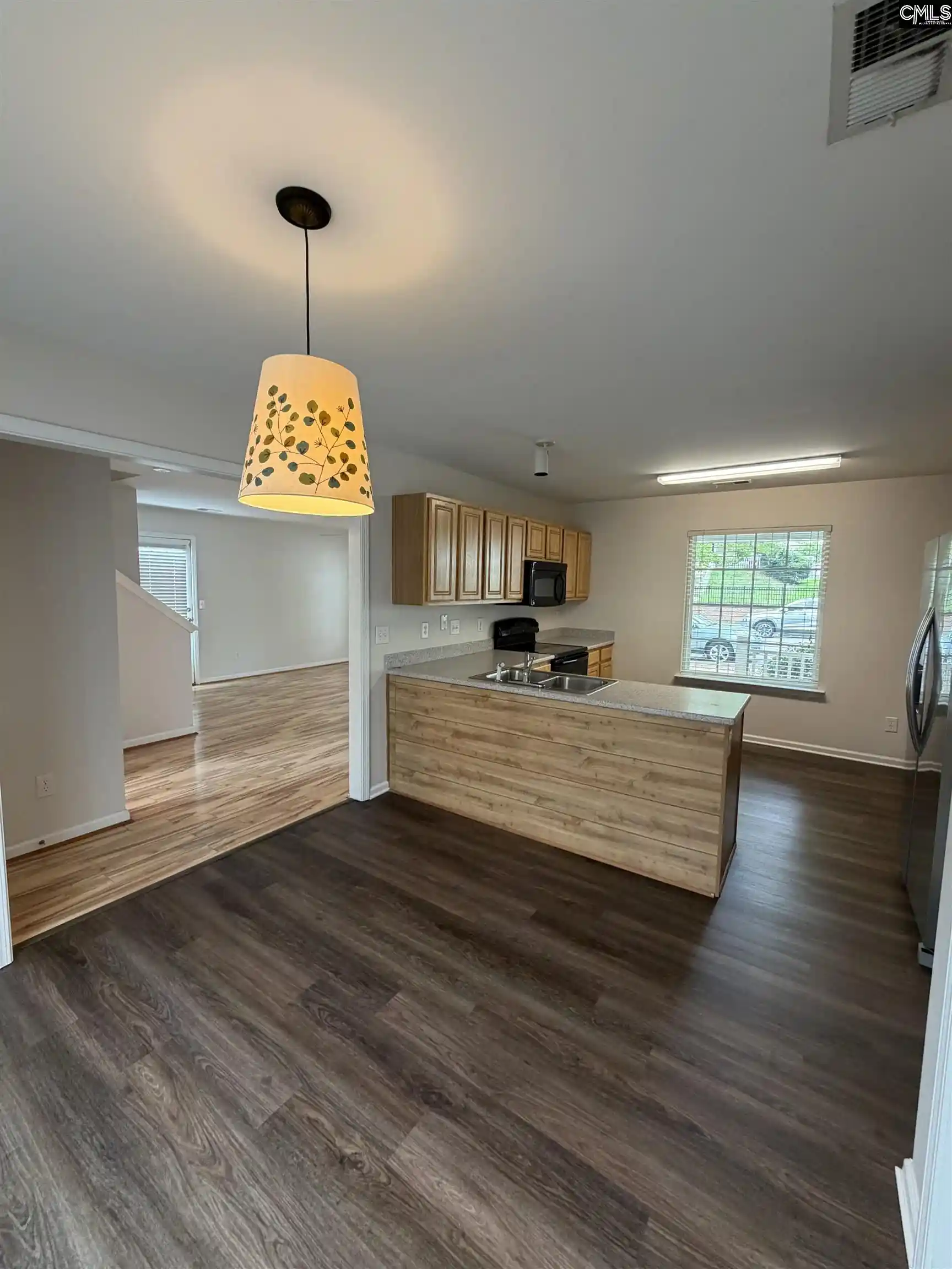 Photo 3 of Sale Pending at 521 Bull, Columbia, SC 29201 | MLS# 639407 | Listing updated on 2026-09-13