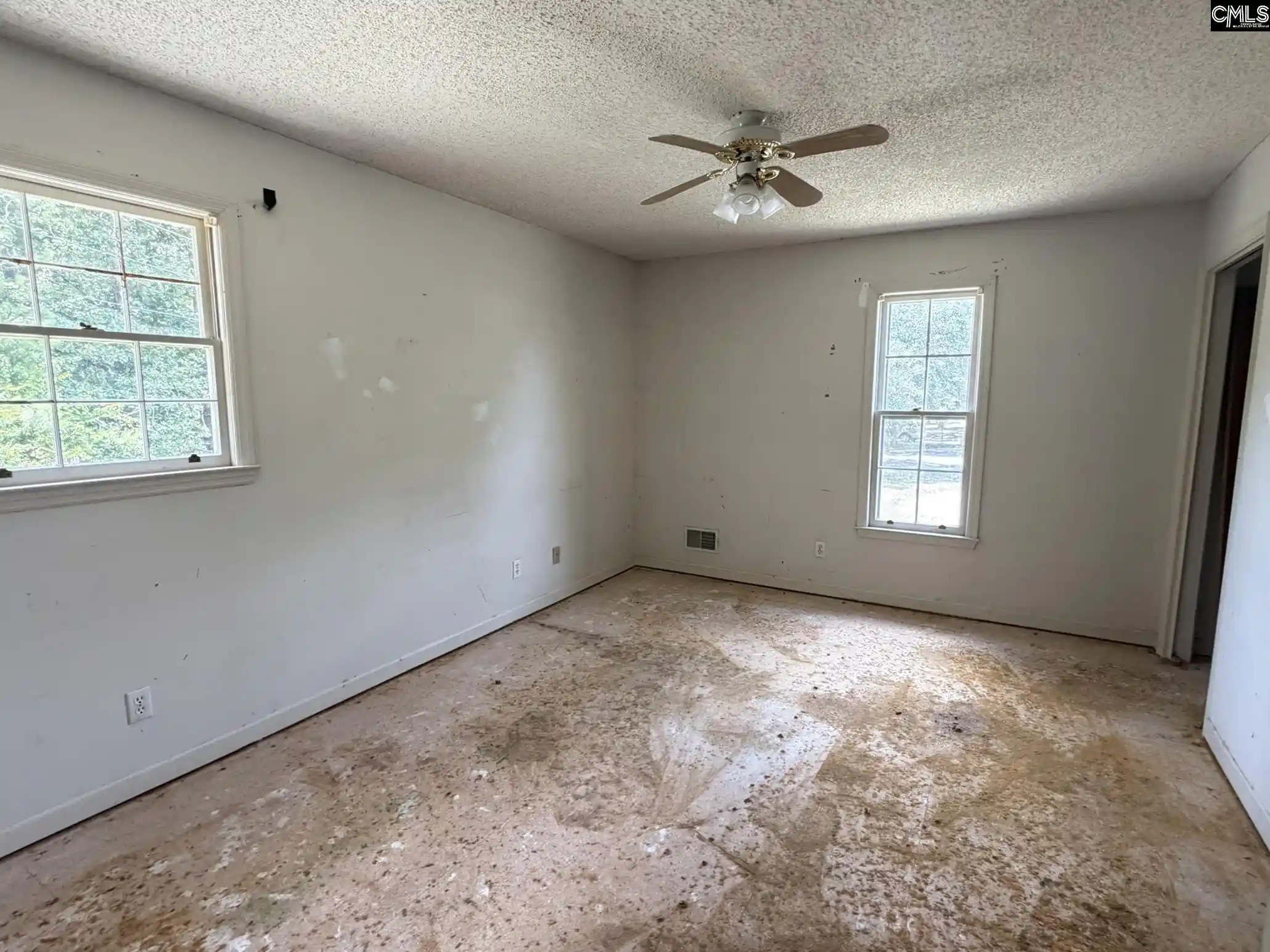 Photo 2 of Sale Pending at 125 Beachwood, West Columbia, SC 29170 | MLS# 639462 | Listing updated on 2026-09-11