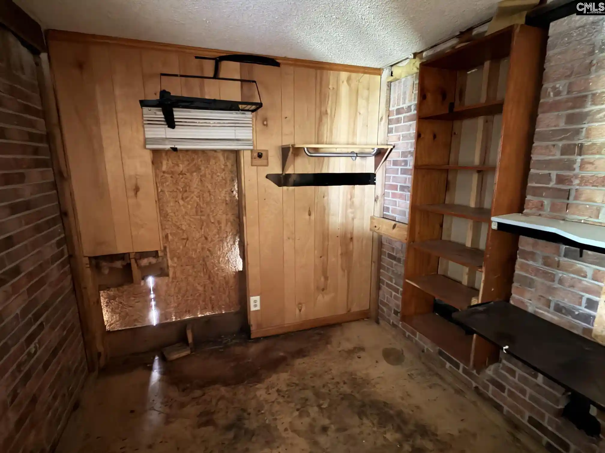 Photo 3 of Sale Pending at 125 Beachwood, West Columbia, SC 29170 | MLS# 639462 | Listing updated on 2026-09-11