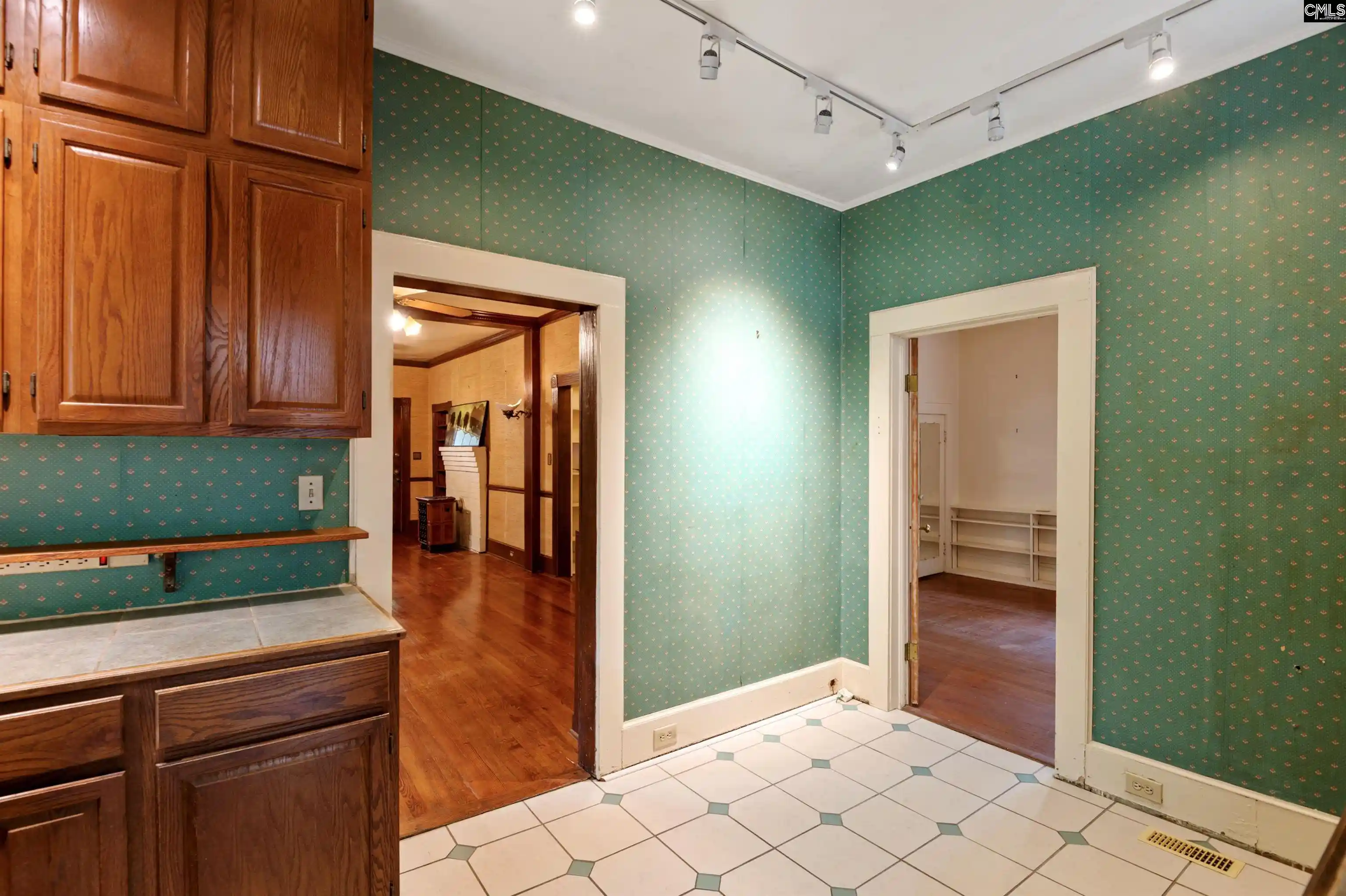 3rd image of 528 Queen, Columbia, SC 29205 | MLS# 639763