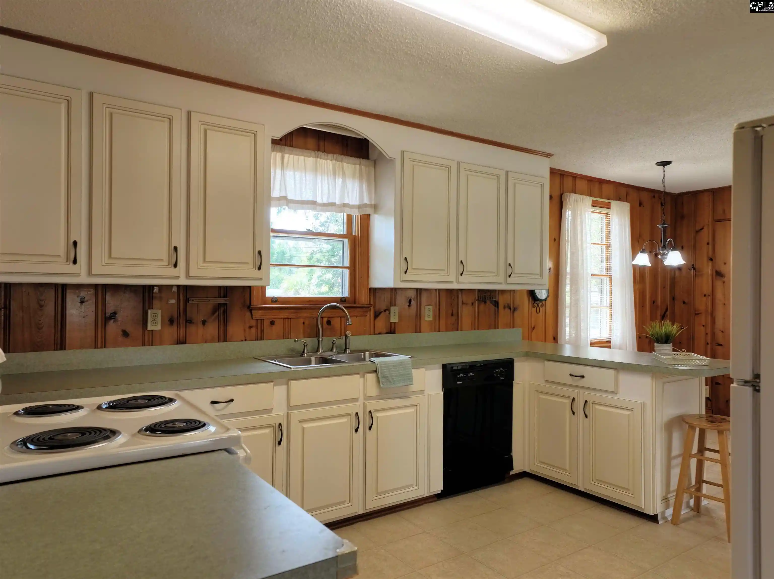 Photo 2 of Single family home for sale at 3223 Glendale, West Columbia, SC 29170 | MLS# 639929 | Listing updated on 2026-08-28
