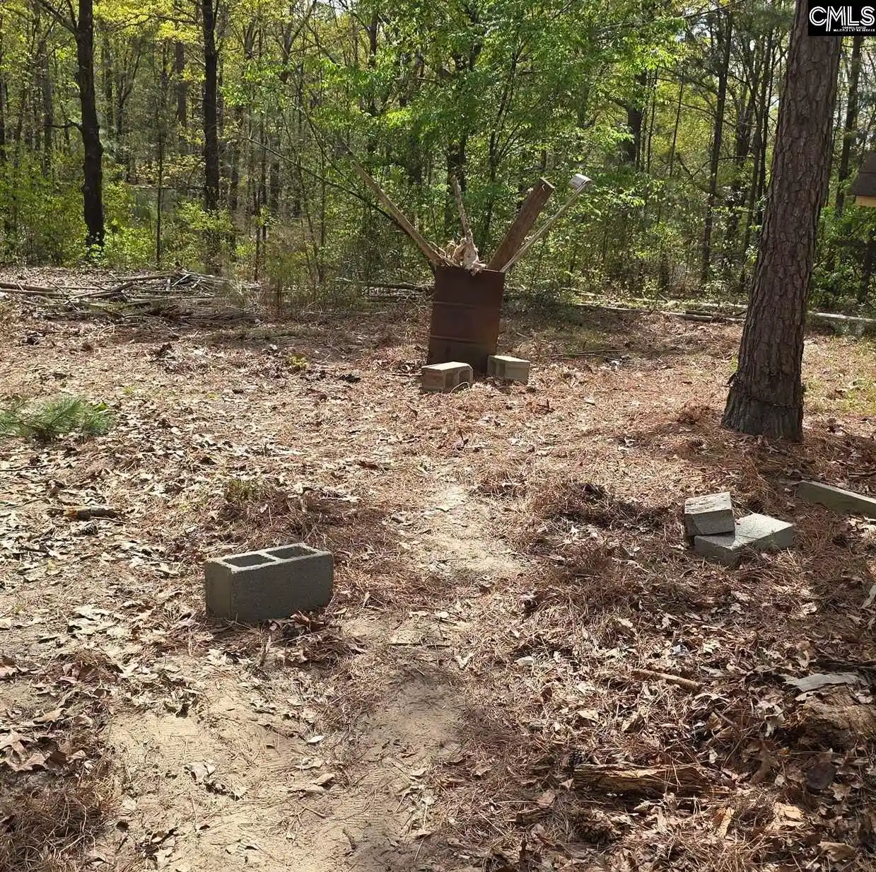 Photo 2 of Sale Pending at 35 Simmons Dr, Camden, SC 29020 | MLS# 640091 | Listing updated on 2026-09-01