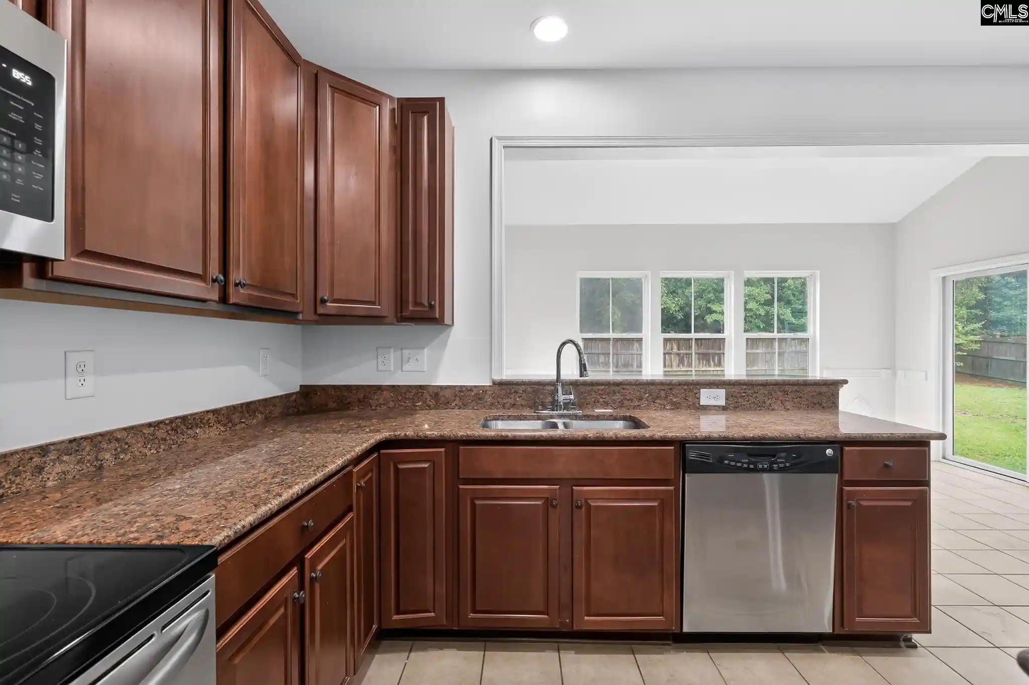 Photo 3 of Sale Pending at 659 Stonebury, Blythewood, SC 29016 | MLS# 640275 | Listing updated on 2026-09-29