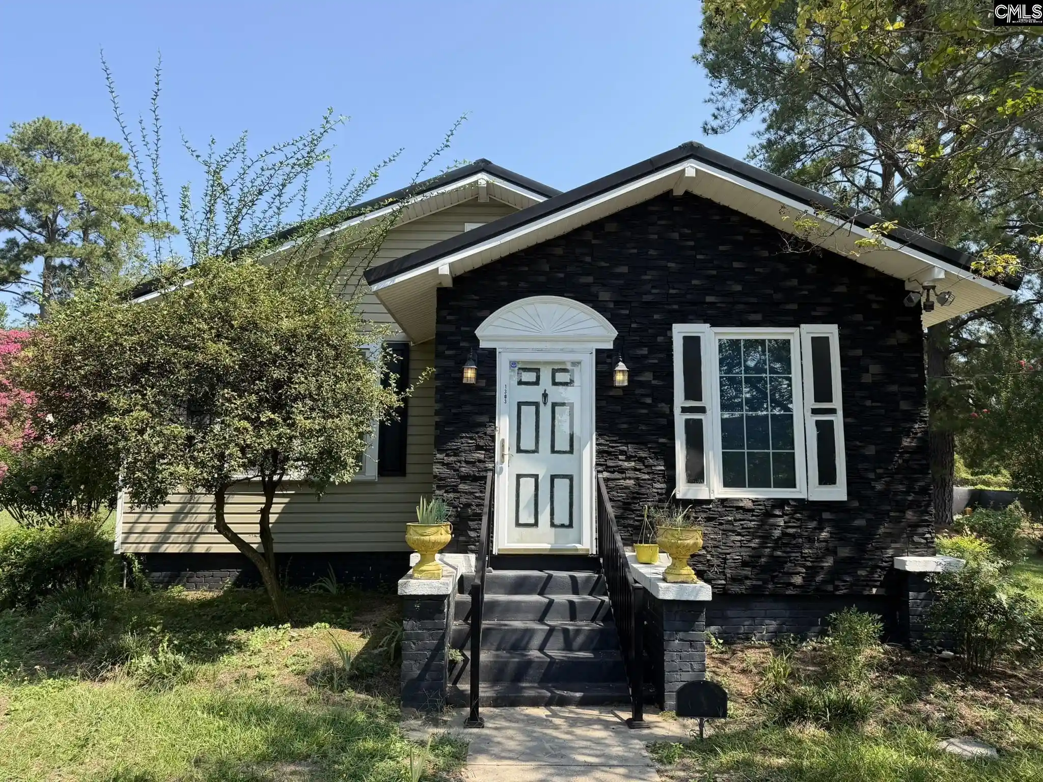 Photo 4 of Single family home for sale at 1303 Elmore, Columbia, SC 29203 | MLS# 640364 | Listing updated on 2026-09-18