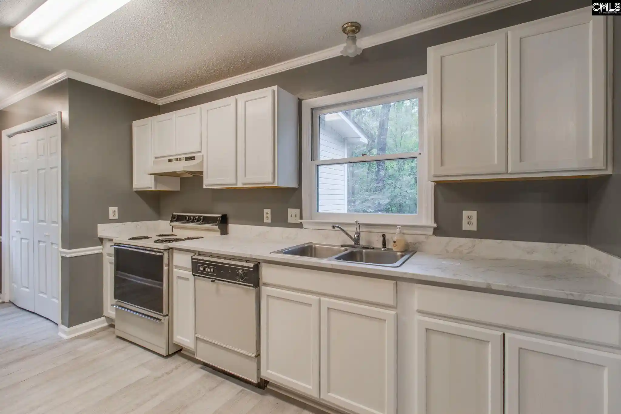 Photo 2 of Single family home for sale at 18 Dutch, Irmo, SC 29063 | MLS# 640391 | Listing updated on 2026-10-07