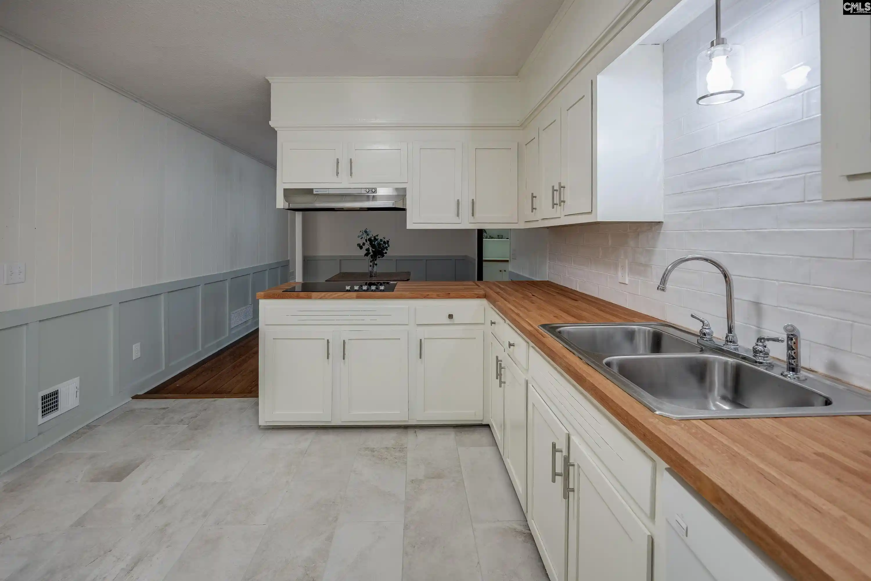 Photo 5 of Sale Pending at 1129 Osage, West Columbia, SC 29169 | MLS# 640411 | Listing updated on 2026-08-25
