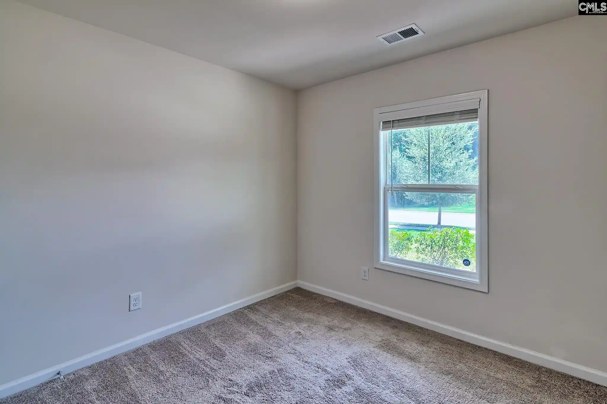 Photo 3 of Sale Pending at 152 Honey Tree, Columbia, SC 29209 | MLS# 640510 | Listing updated on 2026-09-15