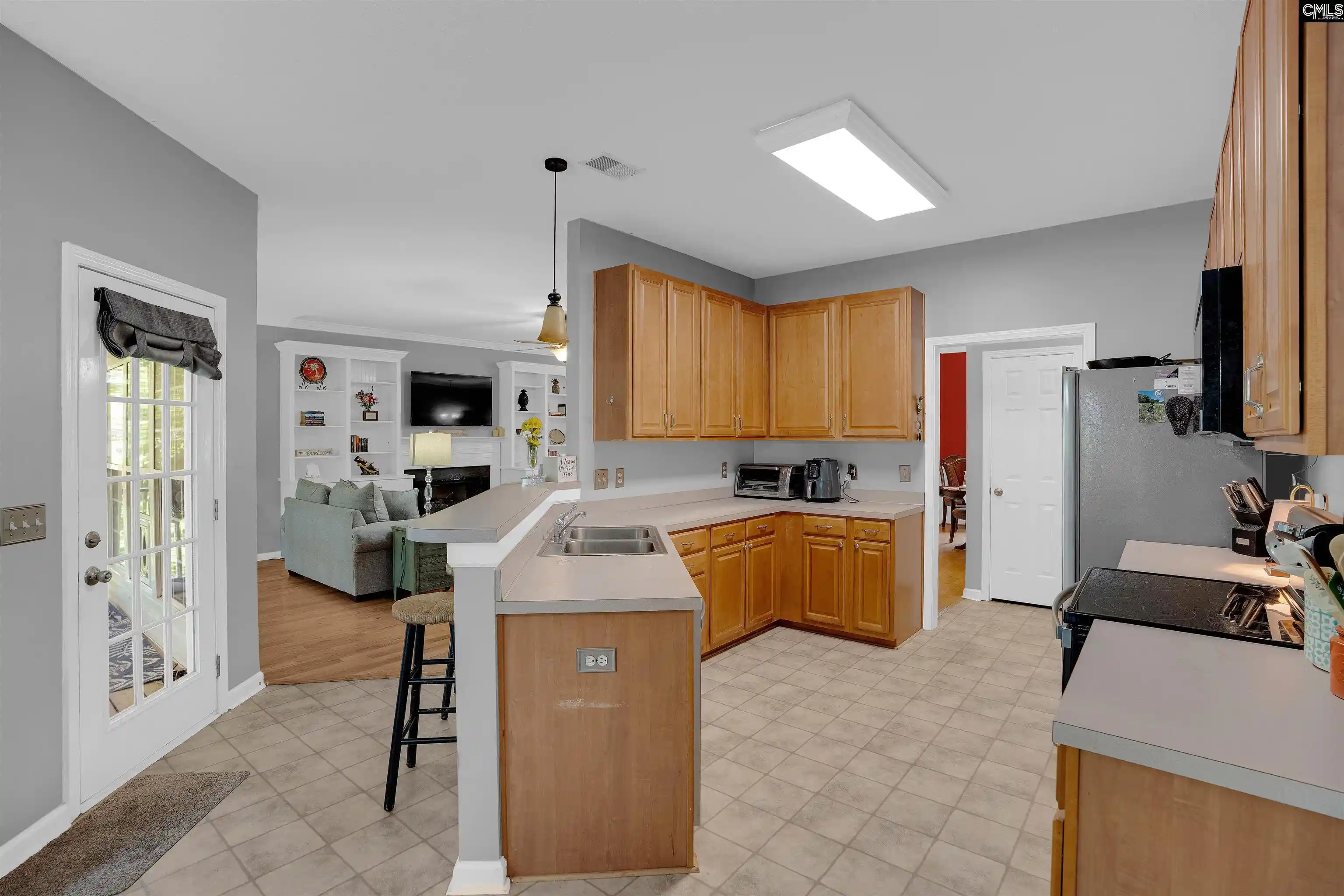Photo 37 of Sale Pending at 6 Beaconfield, Irmo, SC 29063 | MLS# 640579 | Listing updated on 2026-08-30