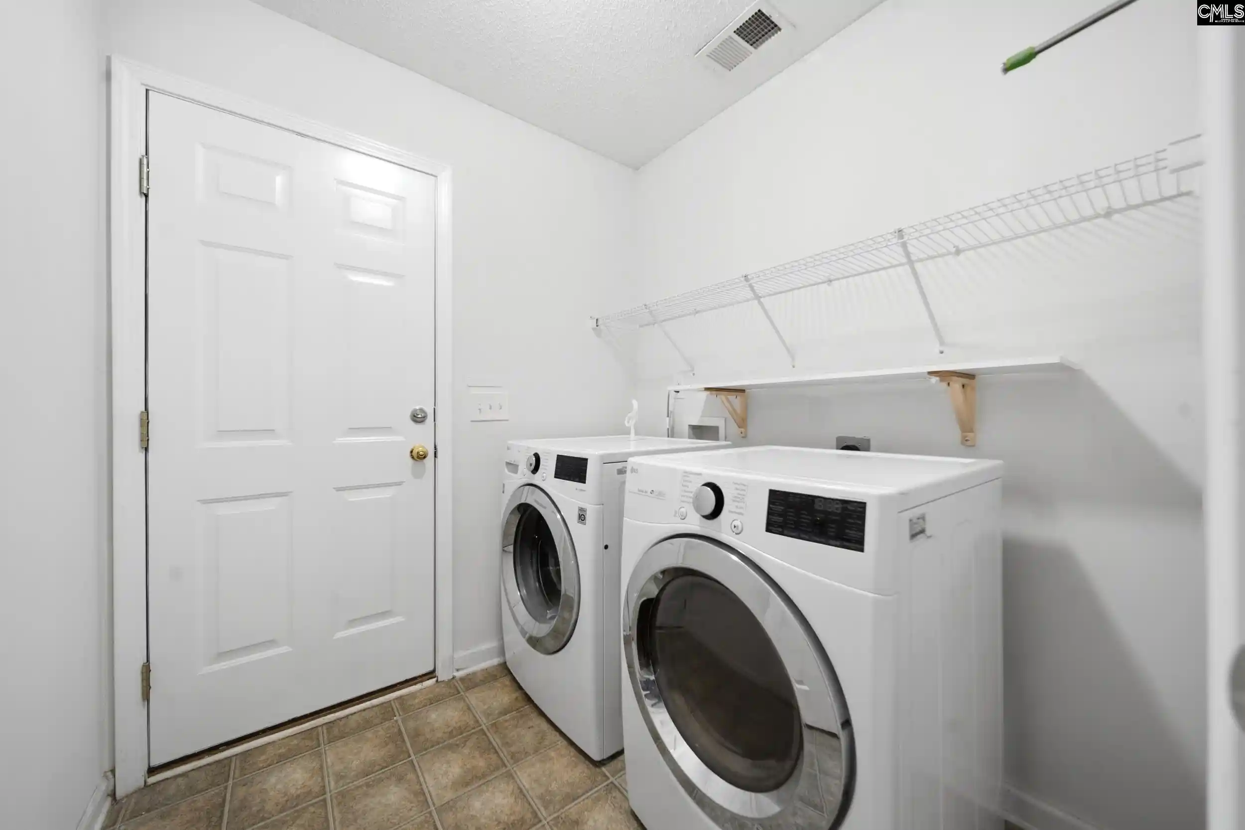 3rd image of 4 Foxwood Ct, West Columbia, SC 29170 | MLS# 640586
