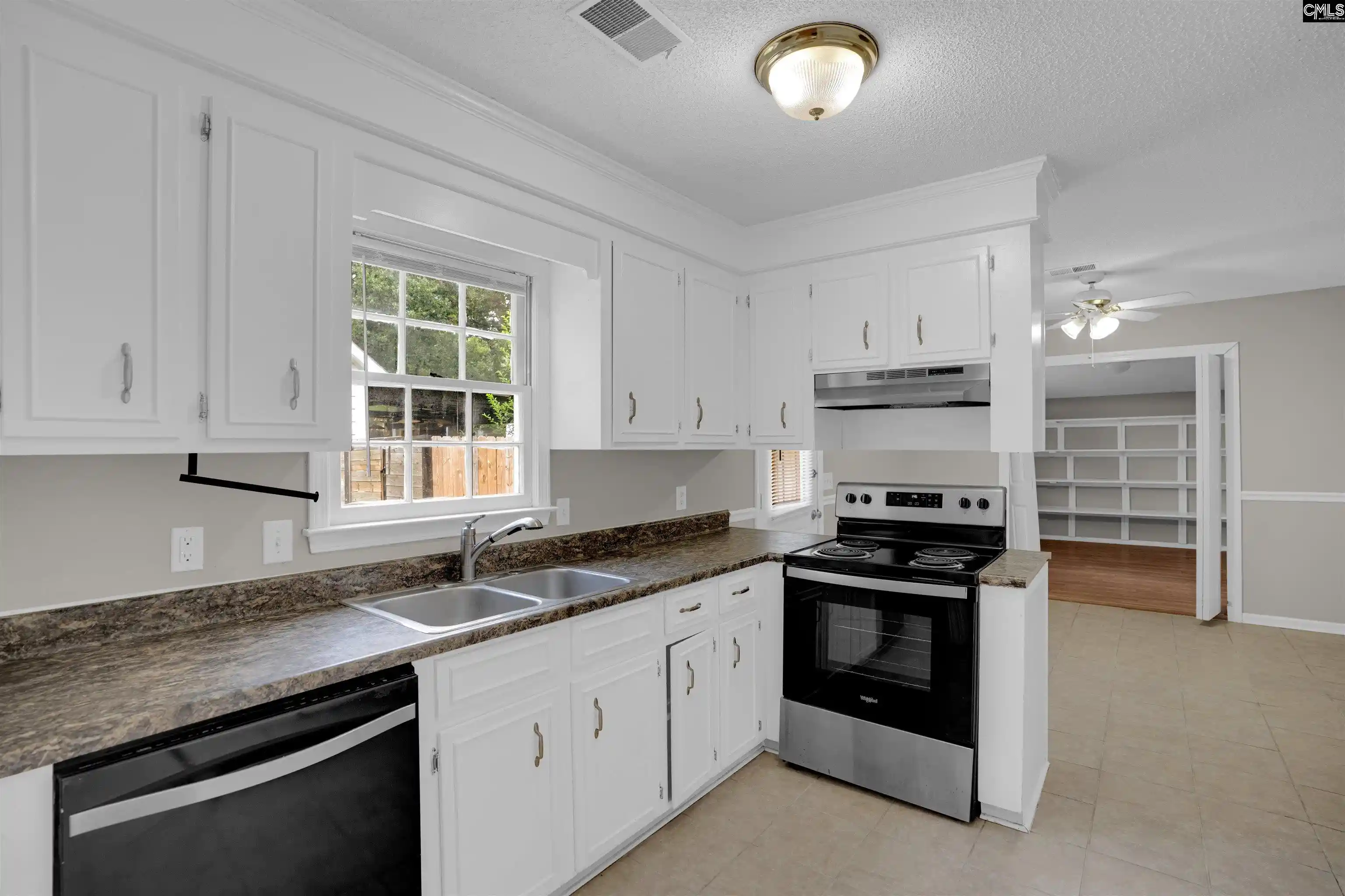 Photo 2 of Sale Pending at 109 Crossthorn, Irmo, SC 29063 | MLS# 640599 | Listing updated on 2026-08-26
