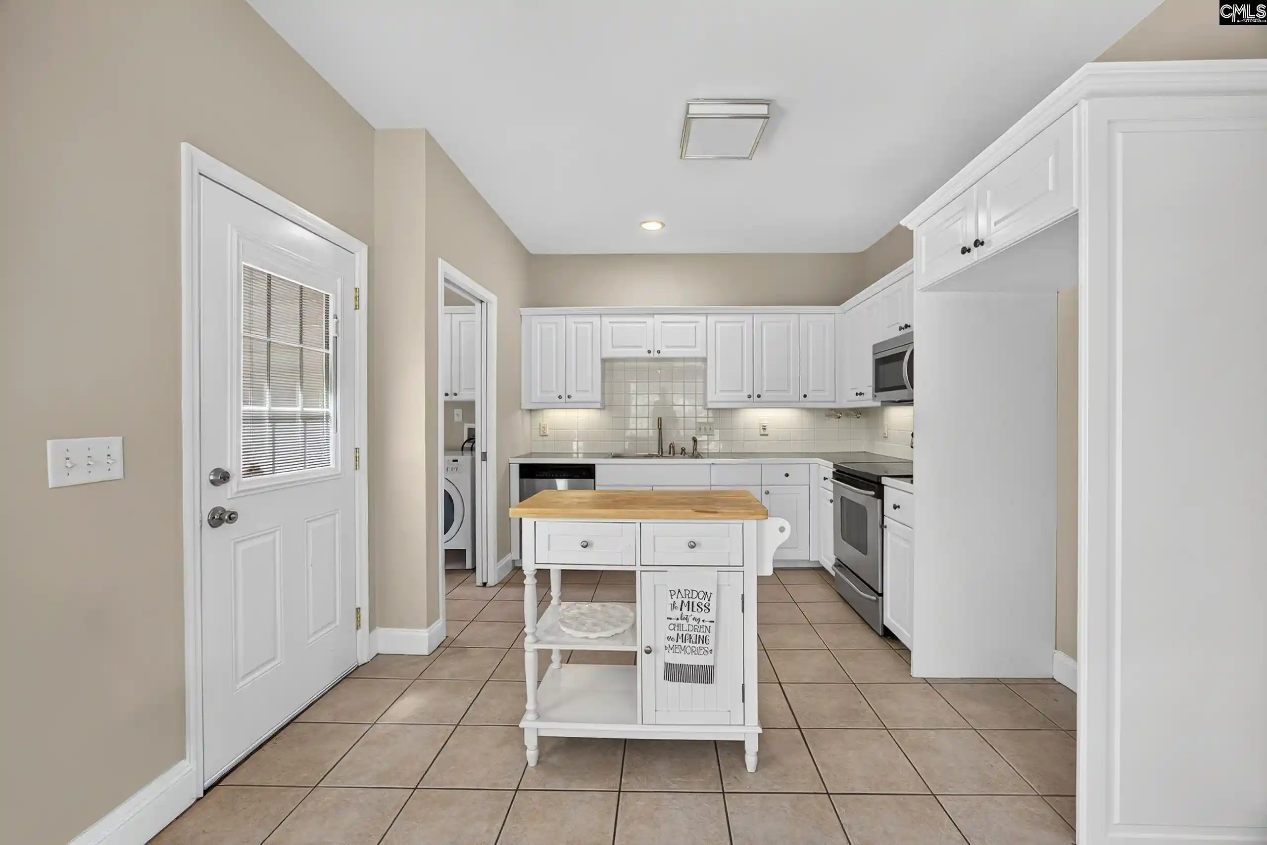 Photo 3 of Single family home for sale at 412 Summerlea, Columbia, SC 29203 | MLS# 640710 | Listing updated on 2026-08-28