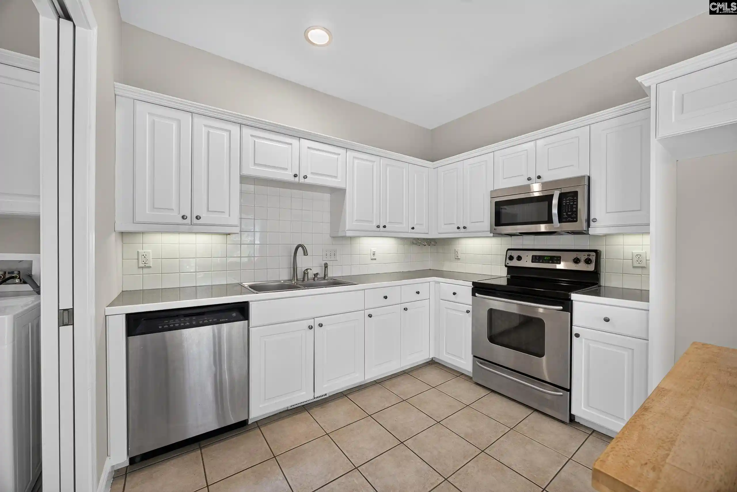Photo 4 of Single family home for sale at 412 Summerlea, Columbia, SC 29203 | MLS# 640710 | Listing updated on 2026-08-28