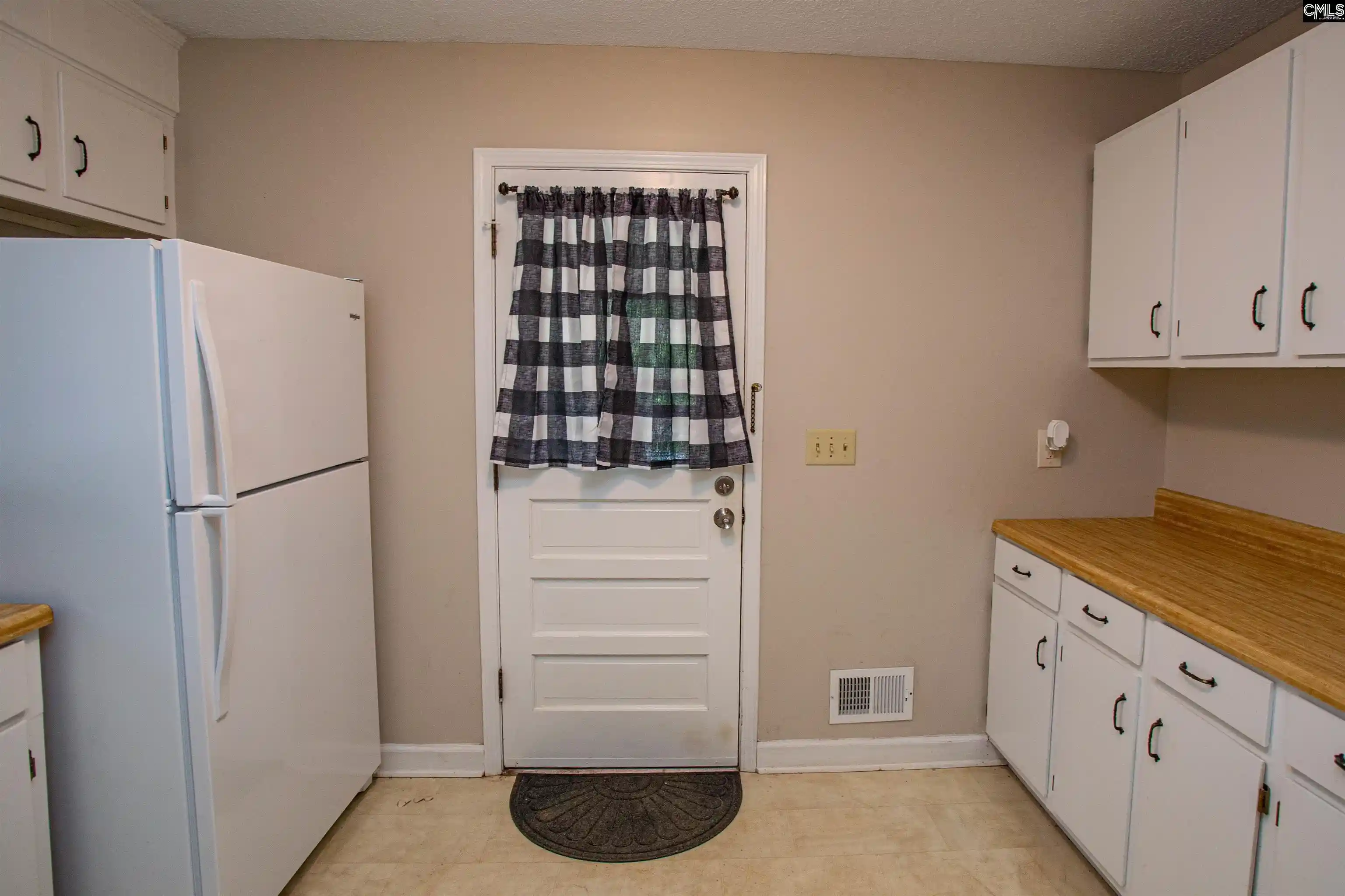 Photo 3 of Single family home for sale at 5450 Oakcrest, Sumter, SC 29154 | MLS# 640944 | Listing updated on 2026-08-15