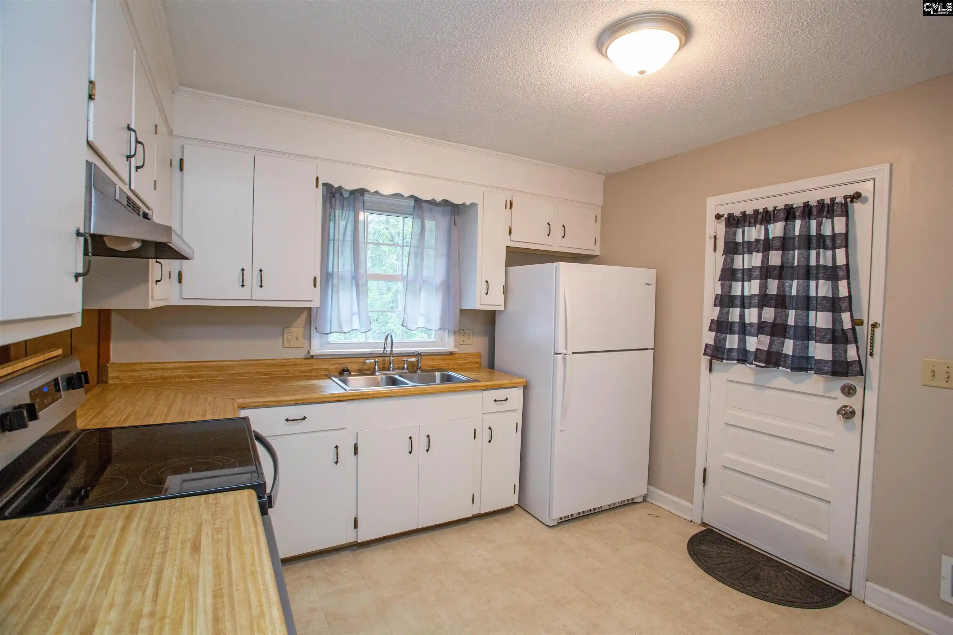 Photo 4 of Single family home for sale at 5450 Oakcrest, Sumter, SC 29154 | MLS# 640944 | Listing updated on 2026-08-15