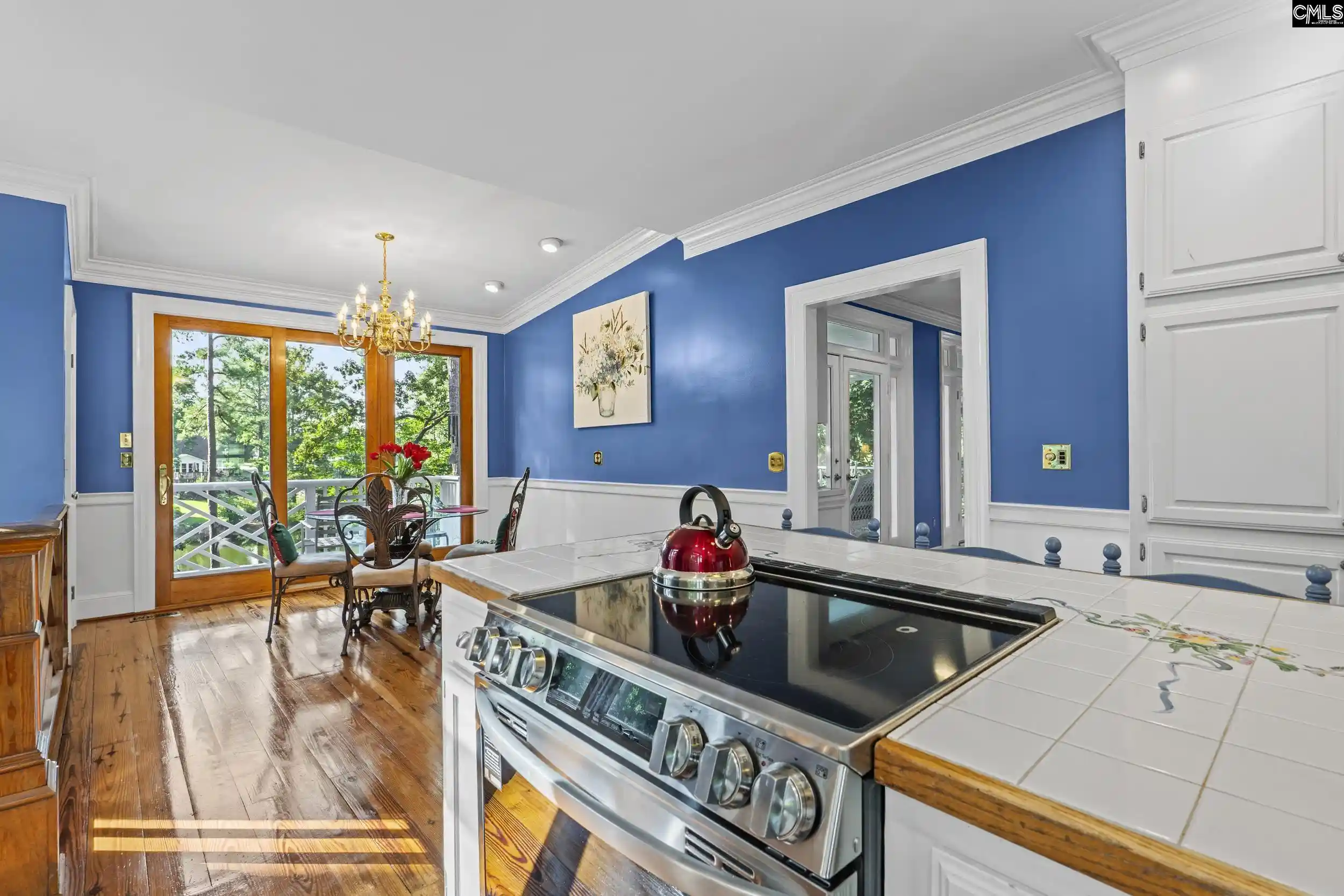 Photo 3 of Sale Pending at 324 N Stonehedge, Columbia, SC 29210 | MLS# 641122 | Listing updated on 2026-09-09